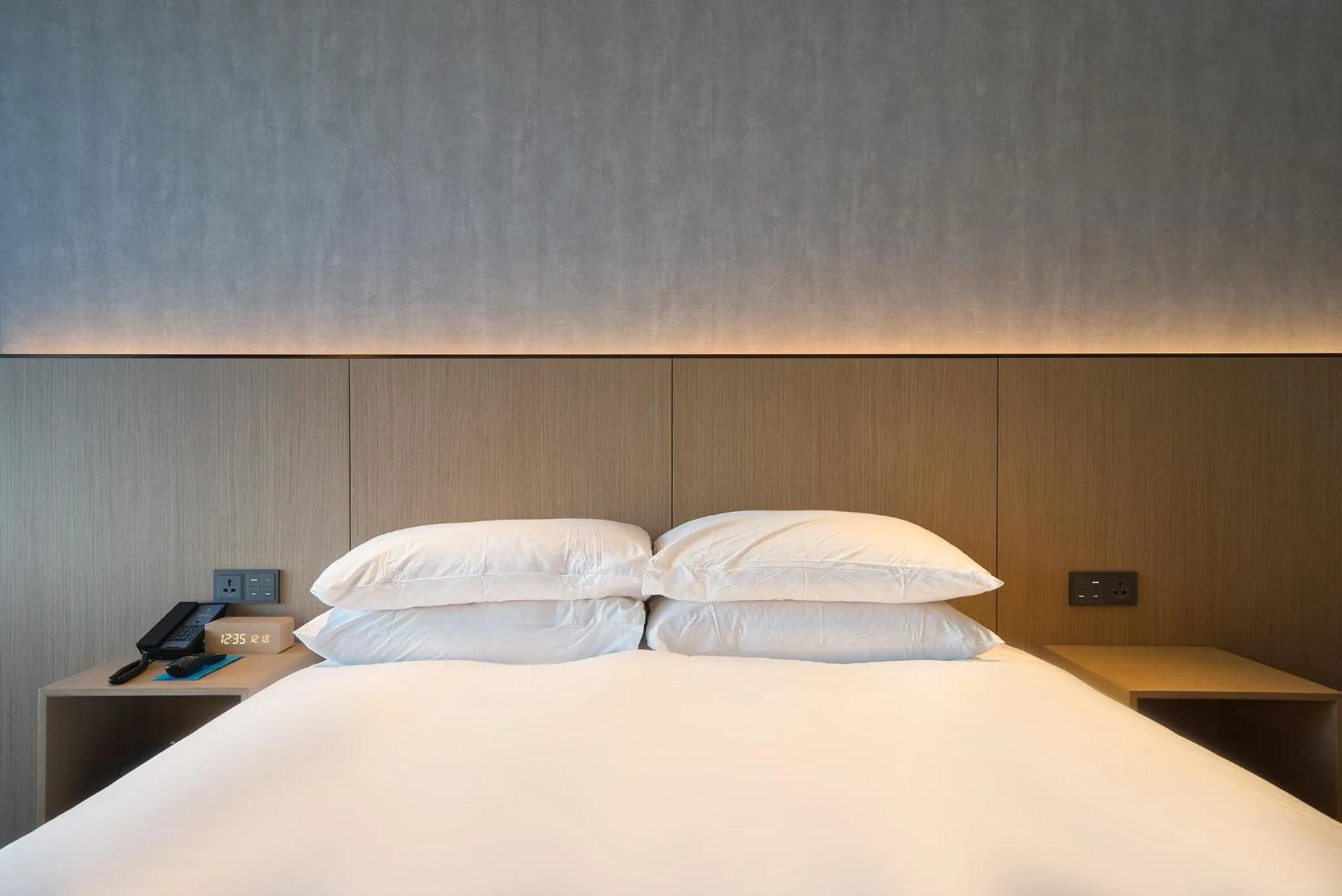 Bed in L7 HAEUNDAE by LOTTE HOTELS
