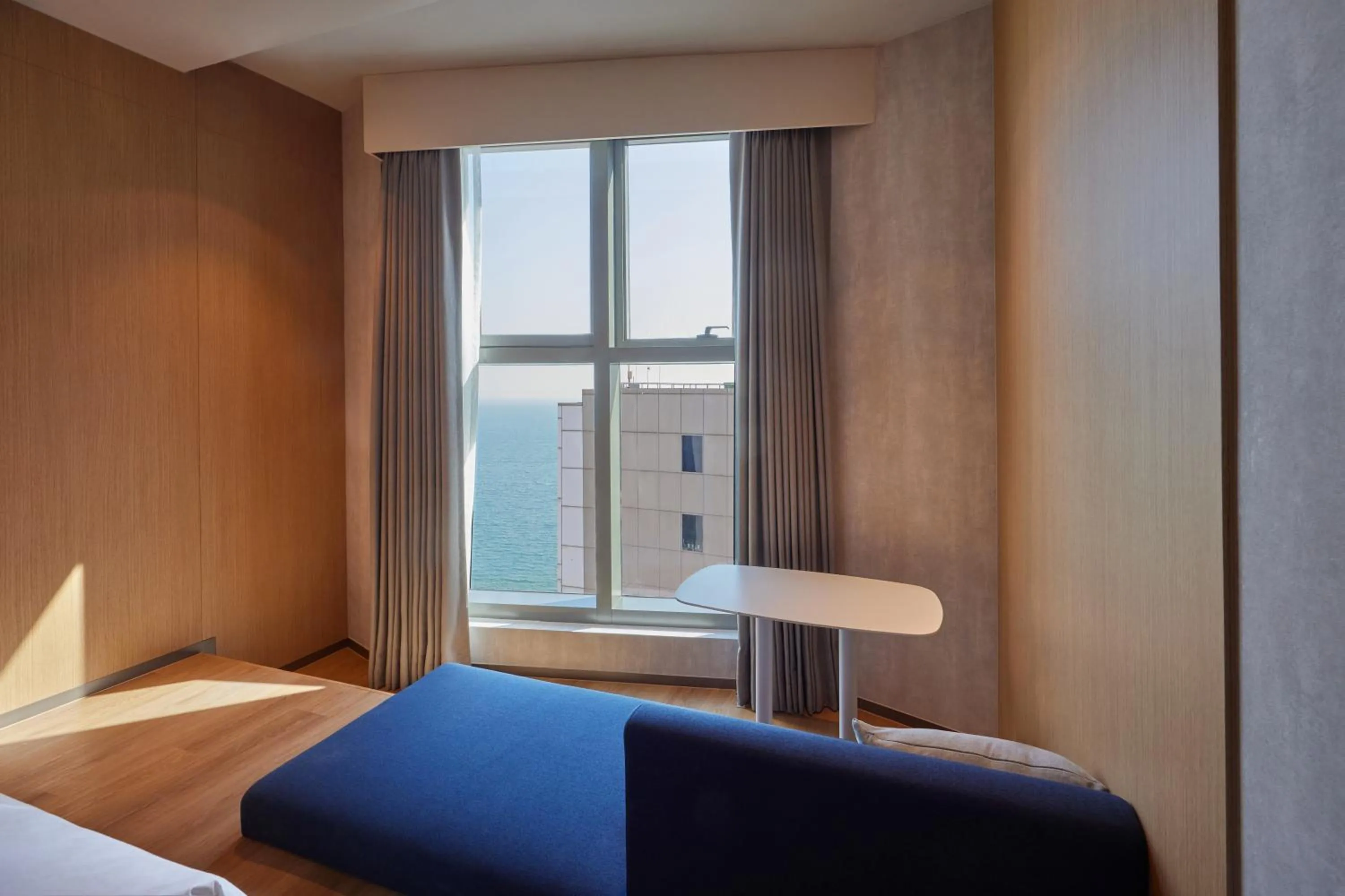 Photo of the whole room, Bed in L7 HAEUNDAE by LOTTE HOTELS