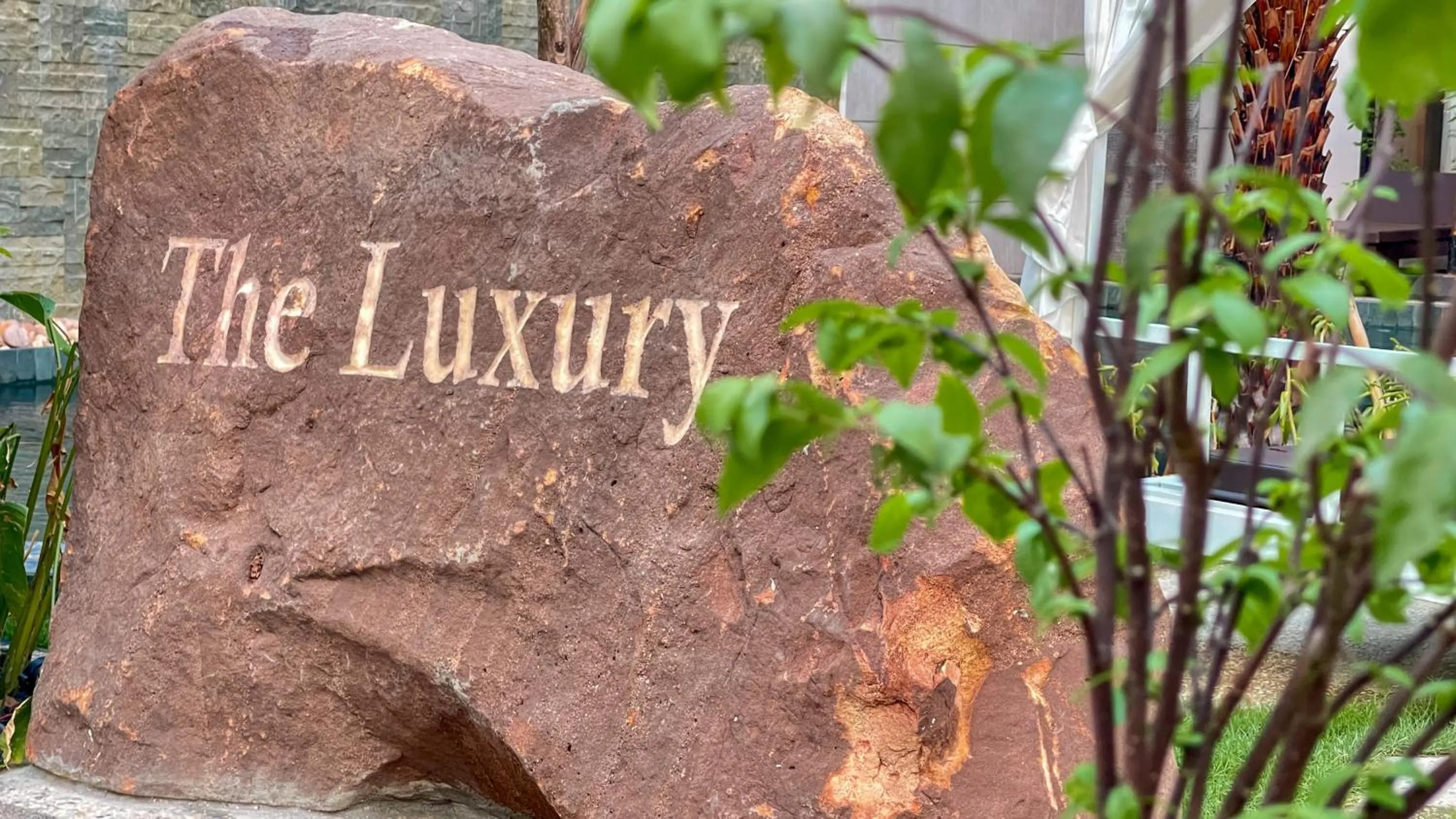 Facade/entrance in The Luxury