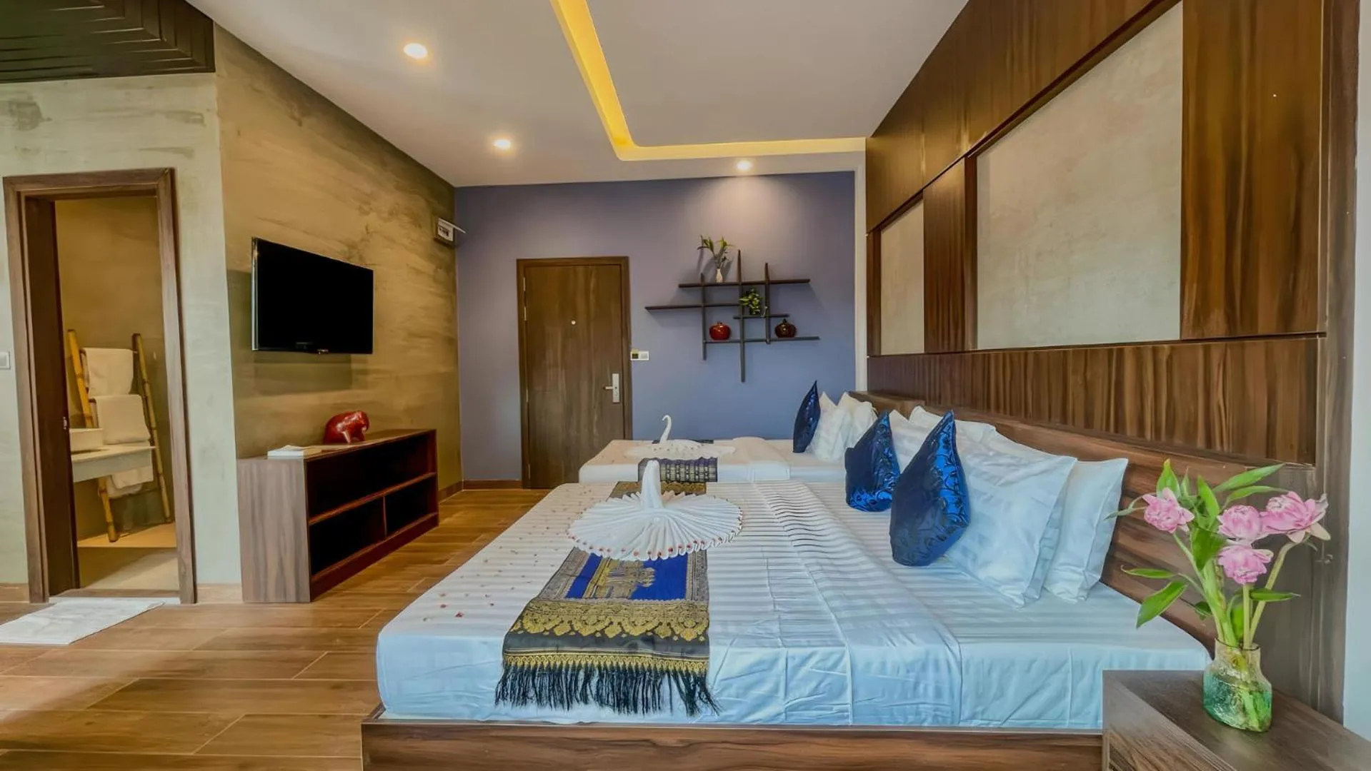 Bathroom, Bed in The Luxury