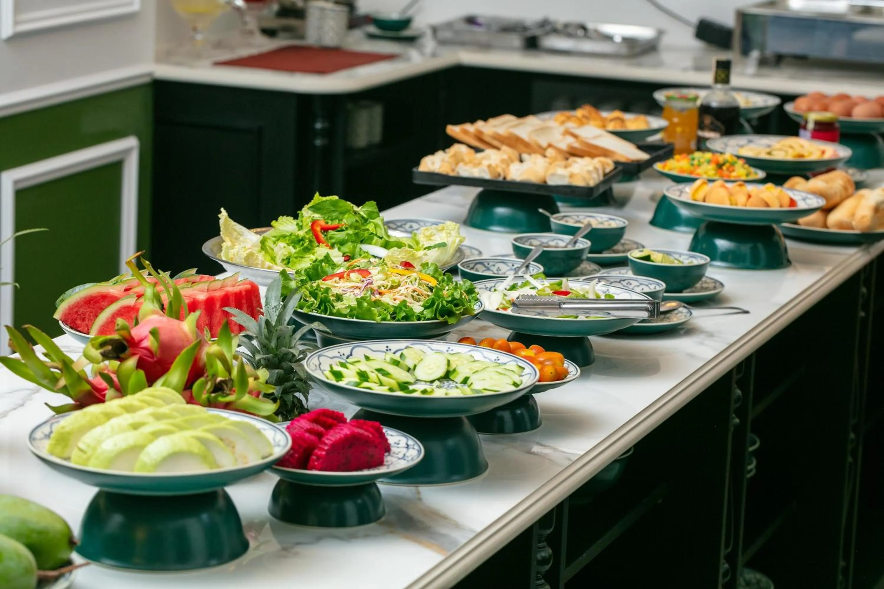 Restaurant/places to eat in Elegant Boutique Hotel Ha Long