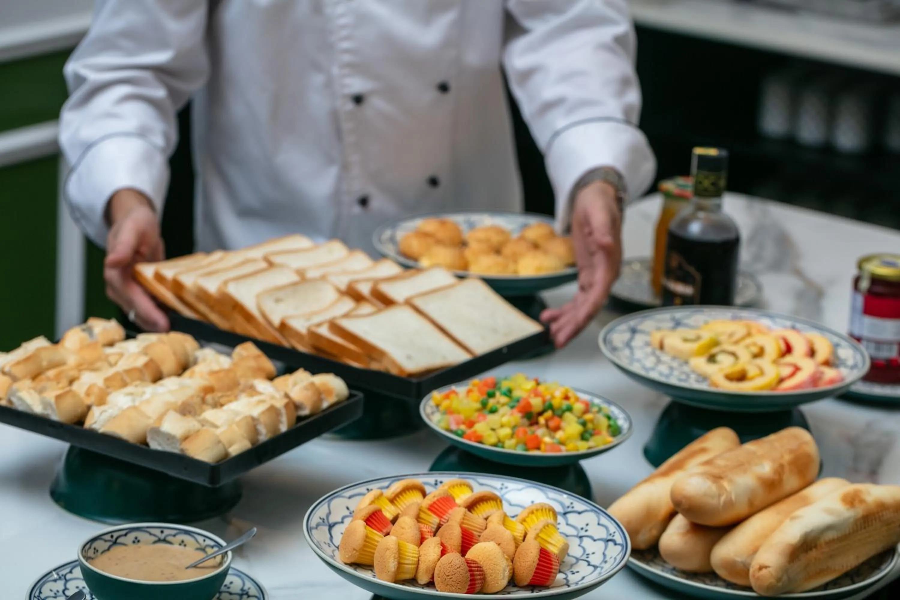 Restaurant/places to eat in Elegant Boutique Hotel Ha Long