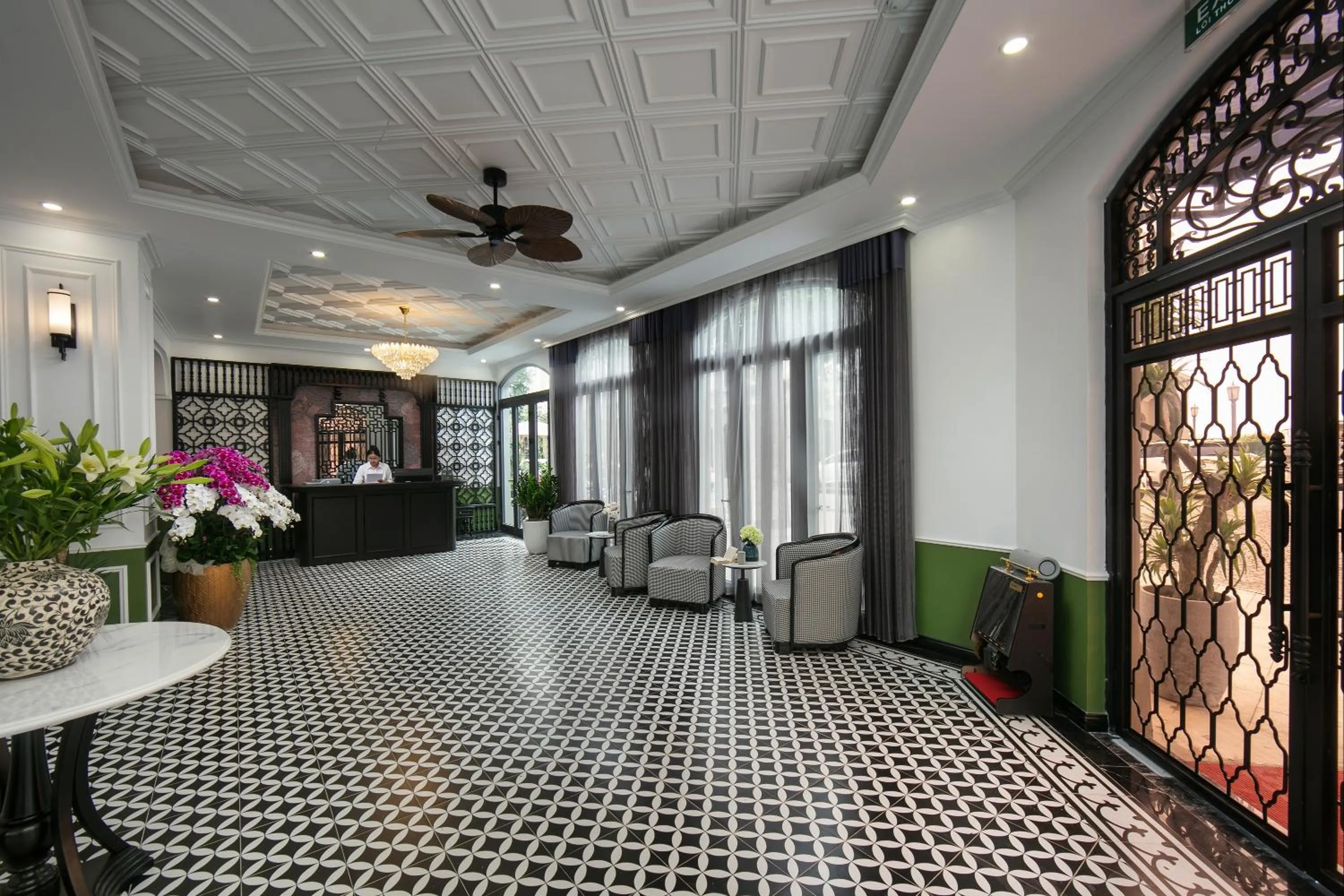 Lobby or reception in Elegant Boutique Hotel Ha Long