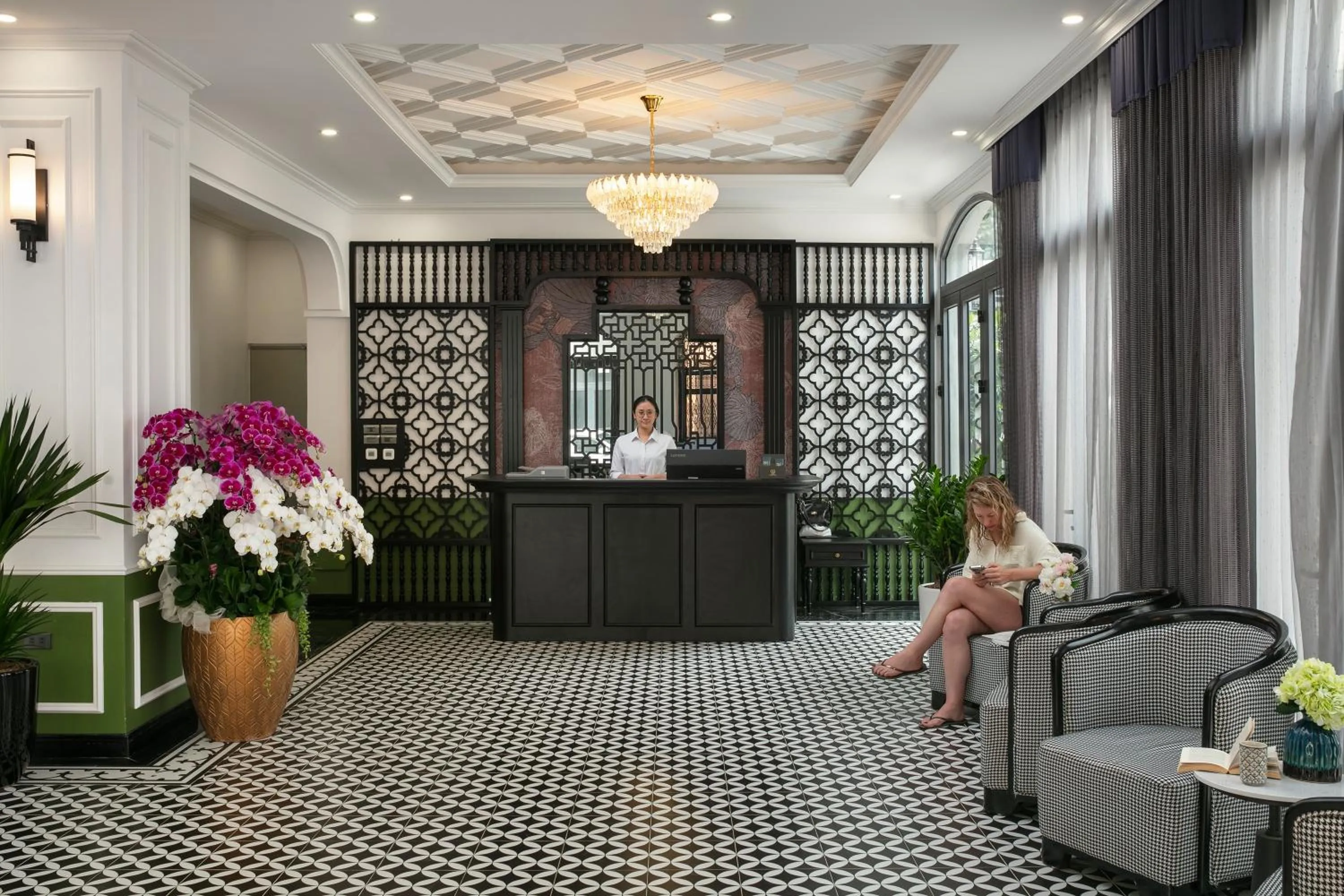 Lobby or reception in Elegant Boutique Hotel Ha Long
