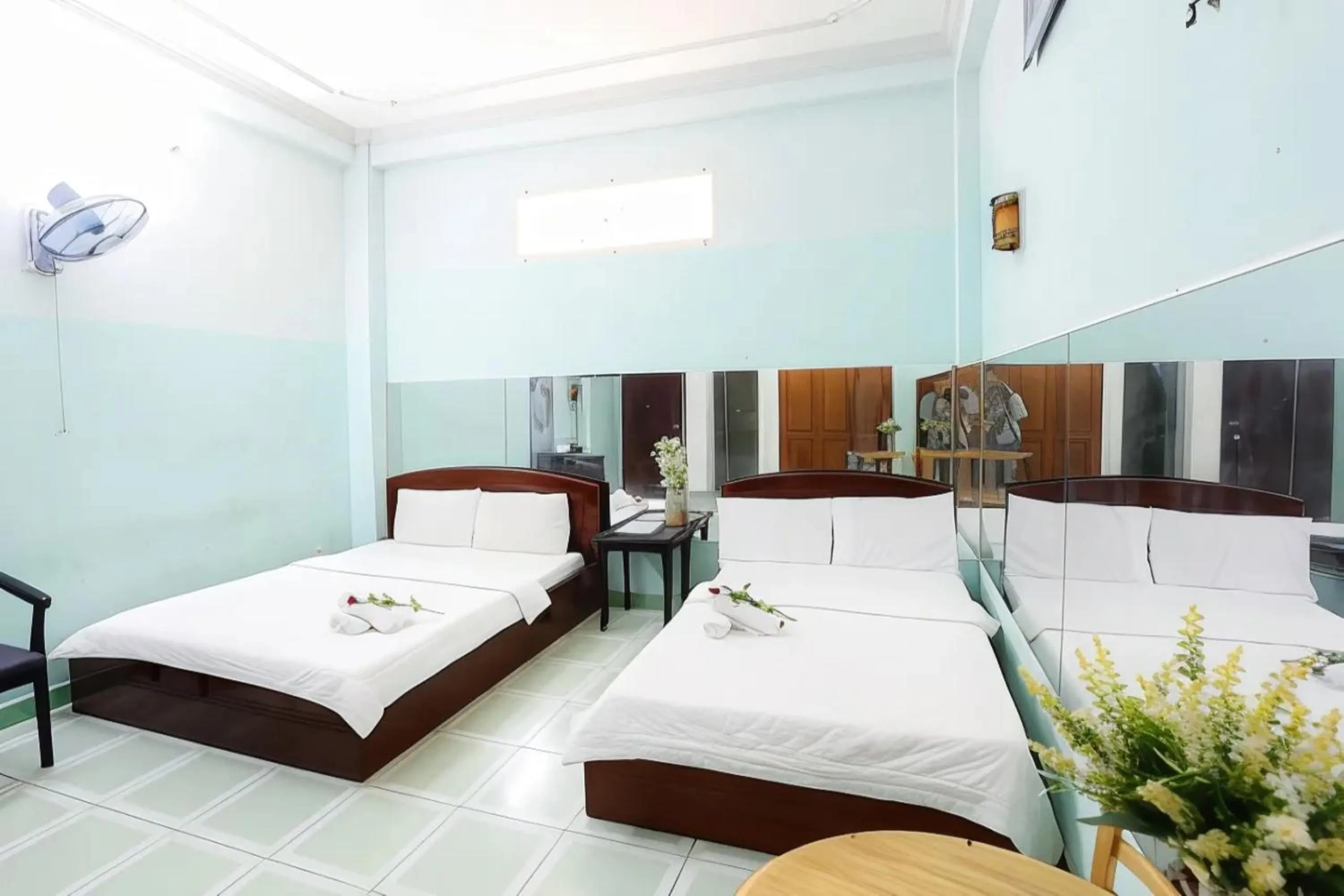 Bedroom, Bed in Hồng Lực Hotel HCM