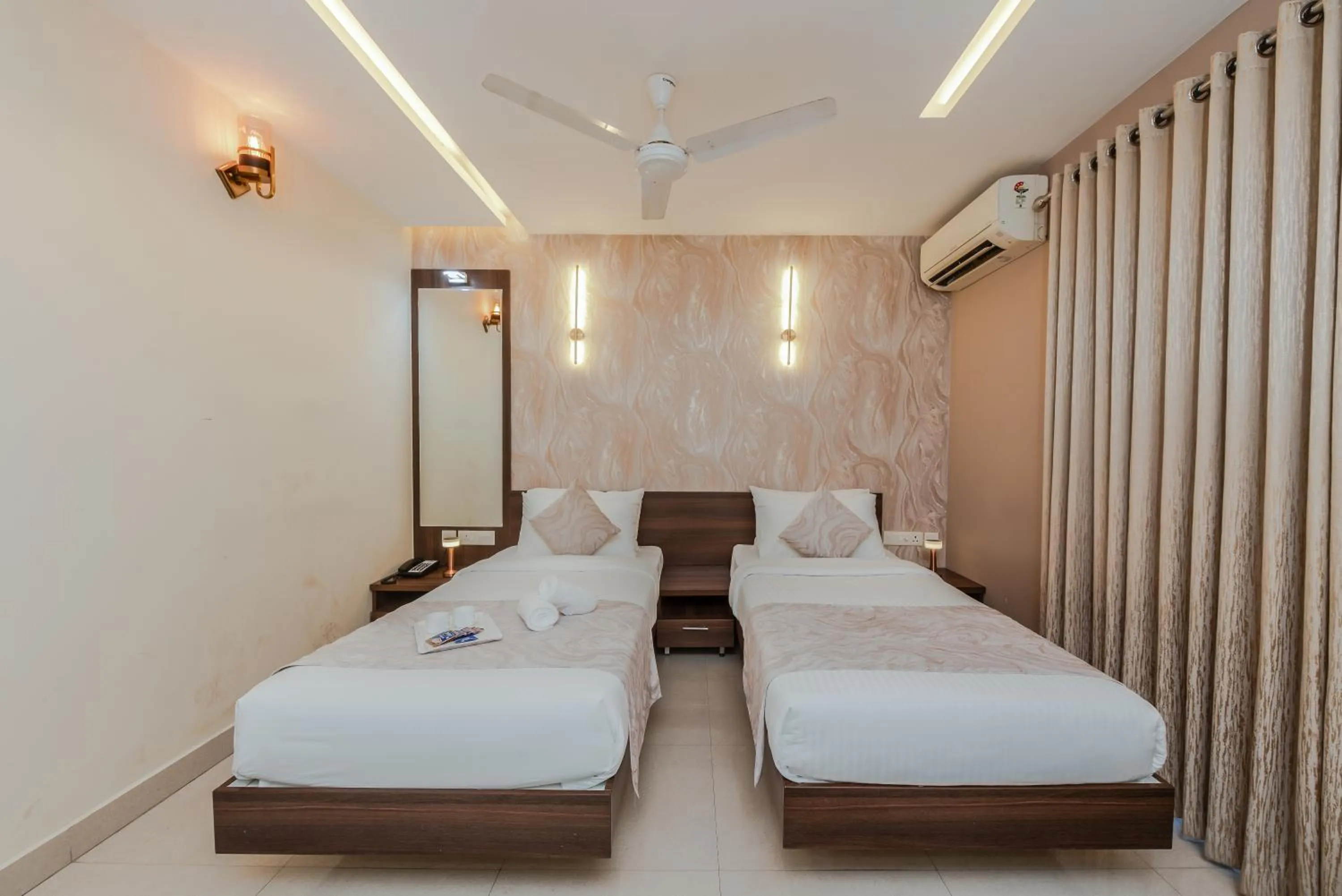 Bedroom, Bed in Hotel Shoolin Grand