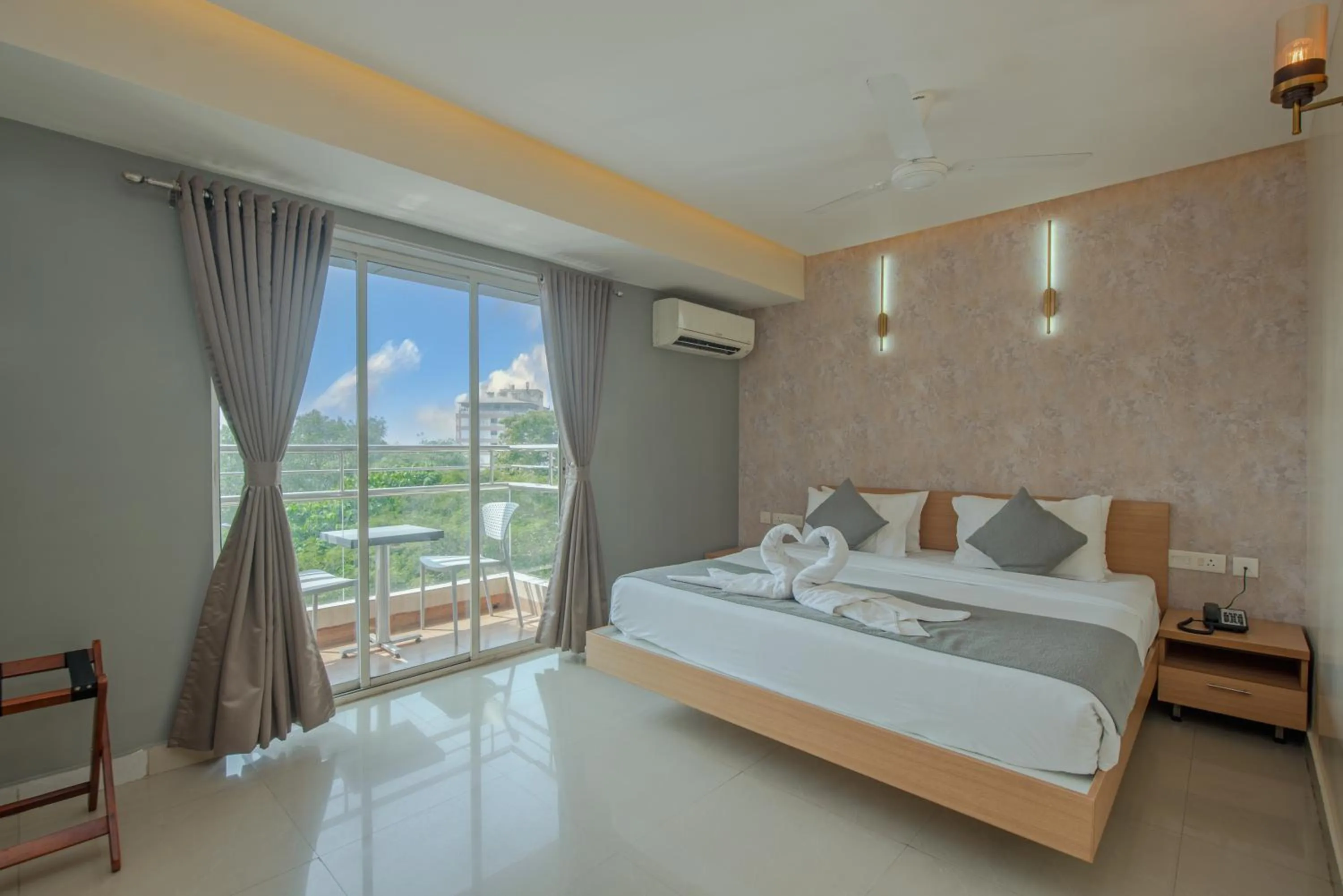 Bed in Hotel Shoolin Grand