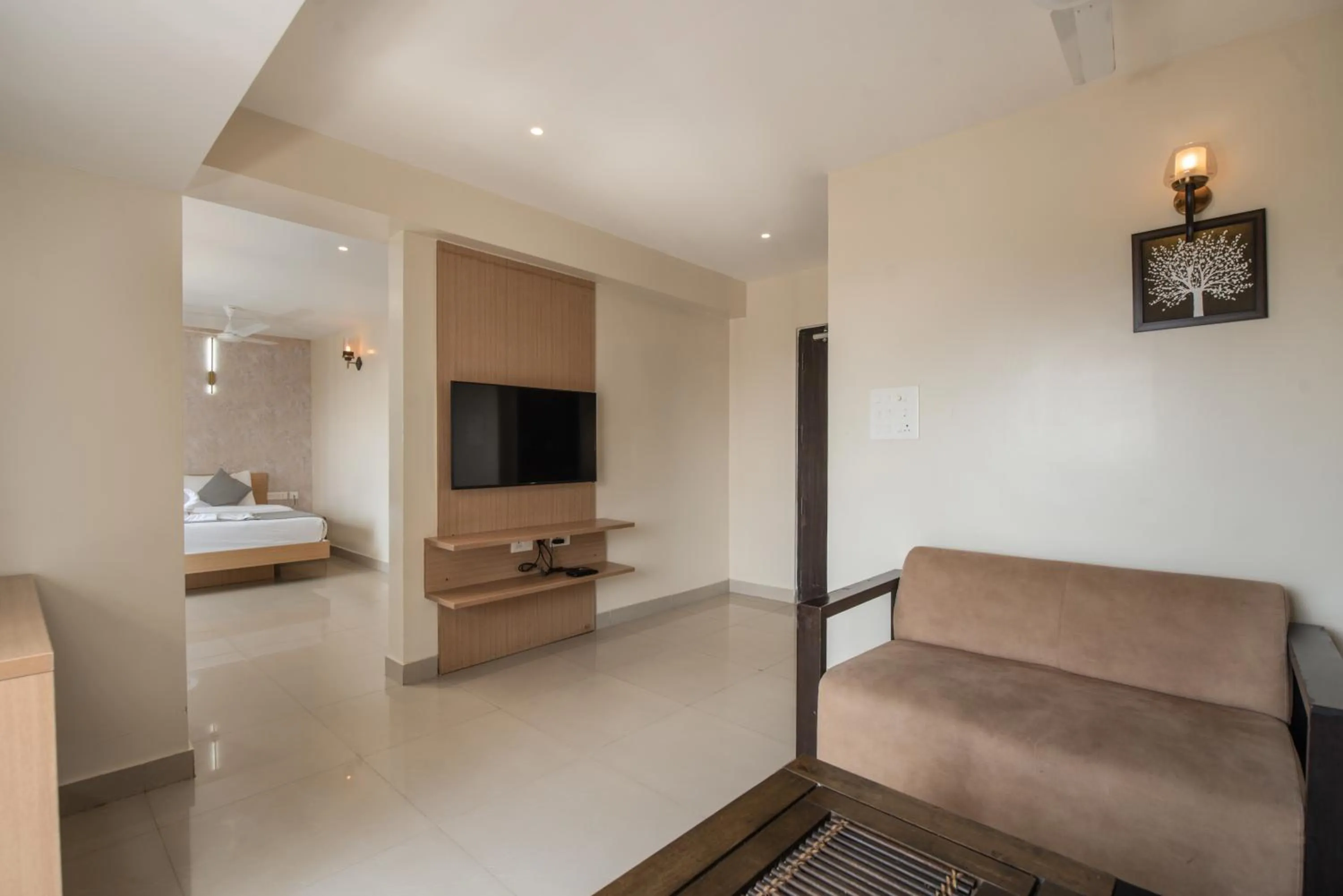 TV and multimedia, Bed in Hotel Shoolin Grand