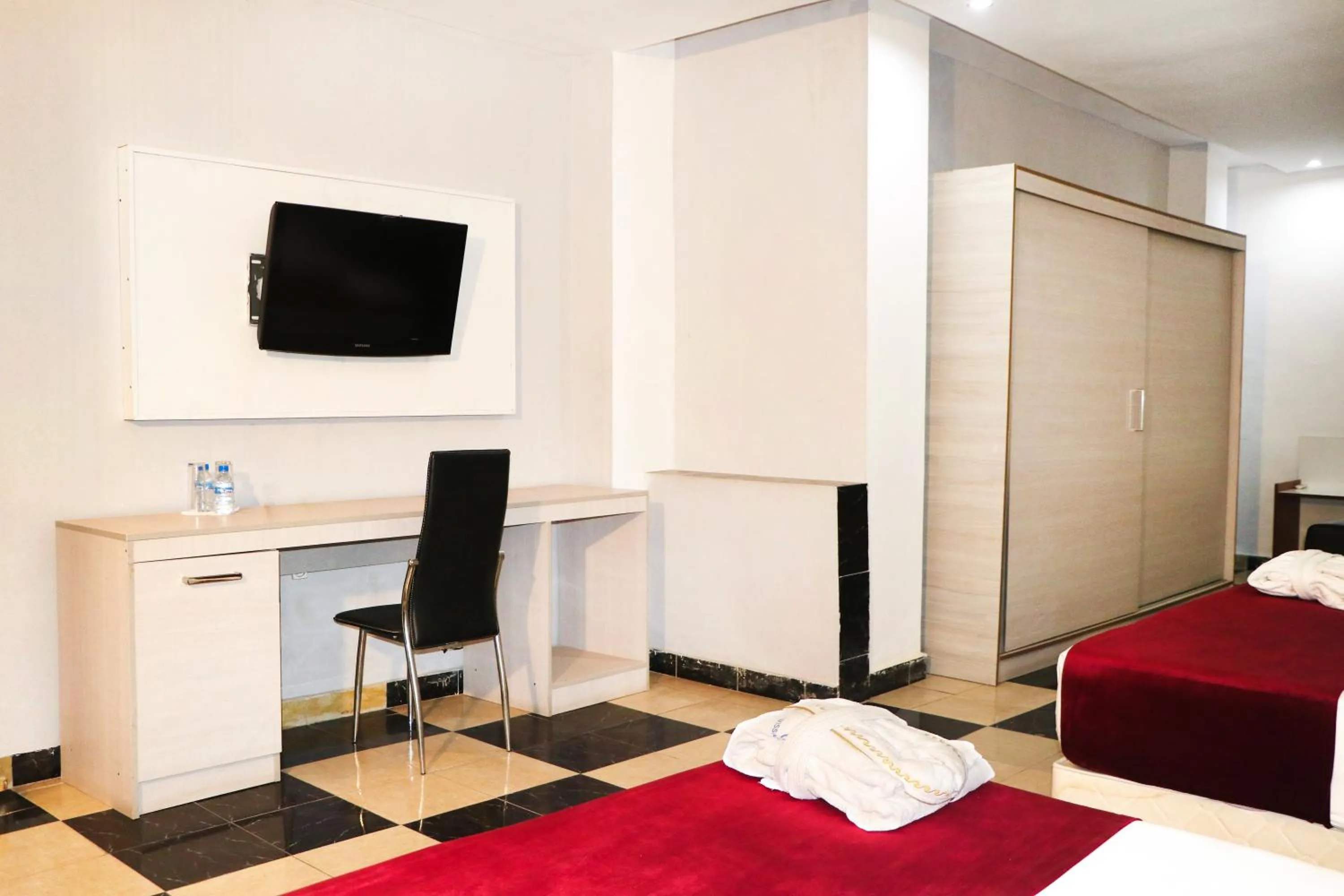 Bed in Hôtel Saphir