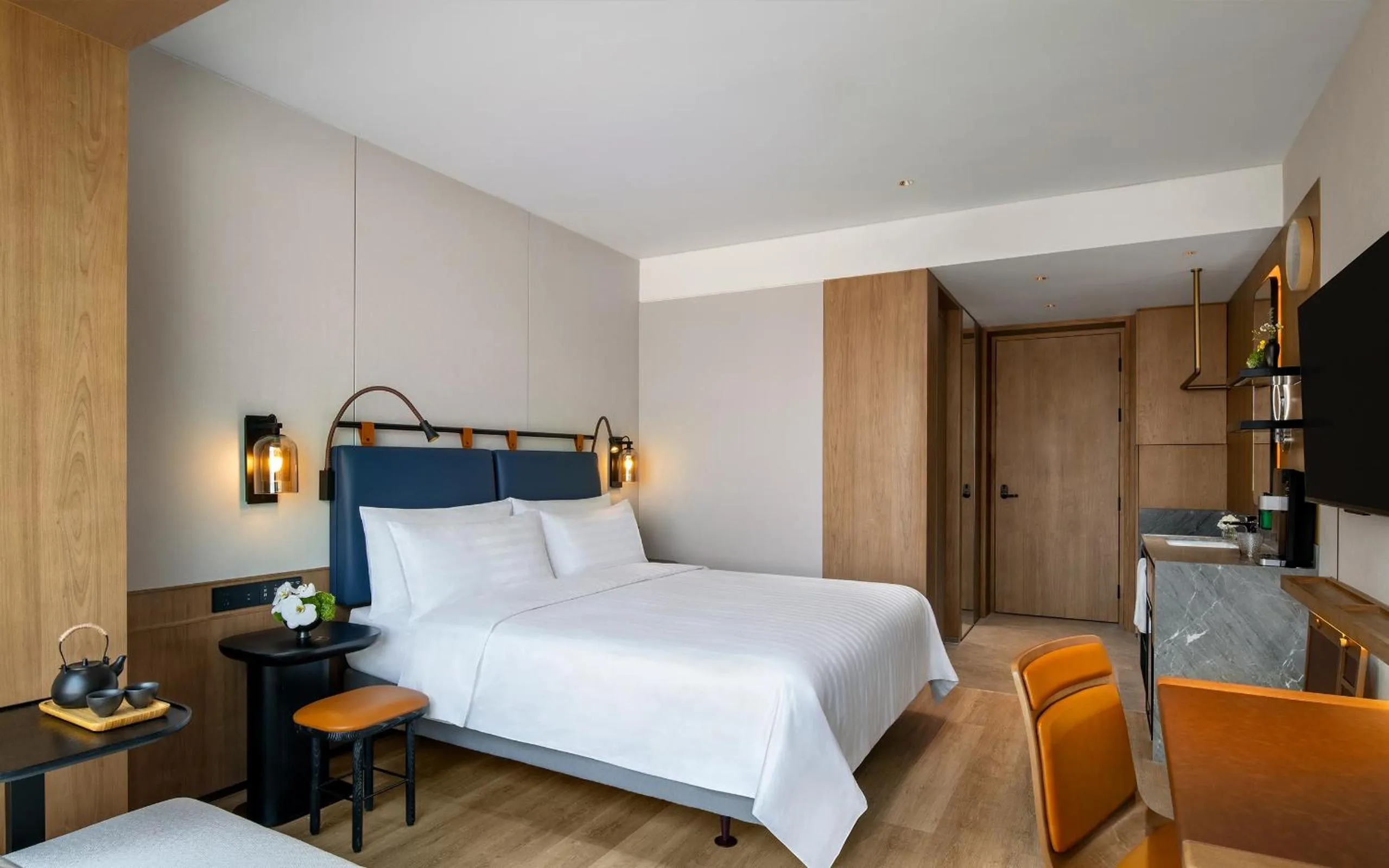 Bed in JEN Kunming by Shangri-La