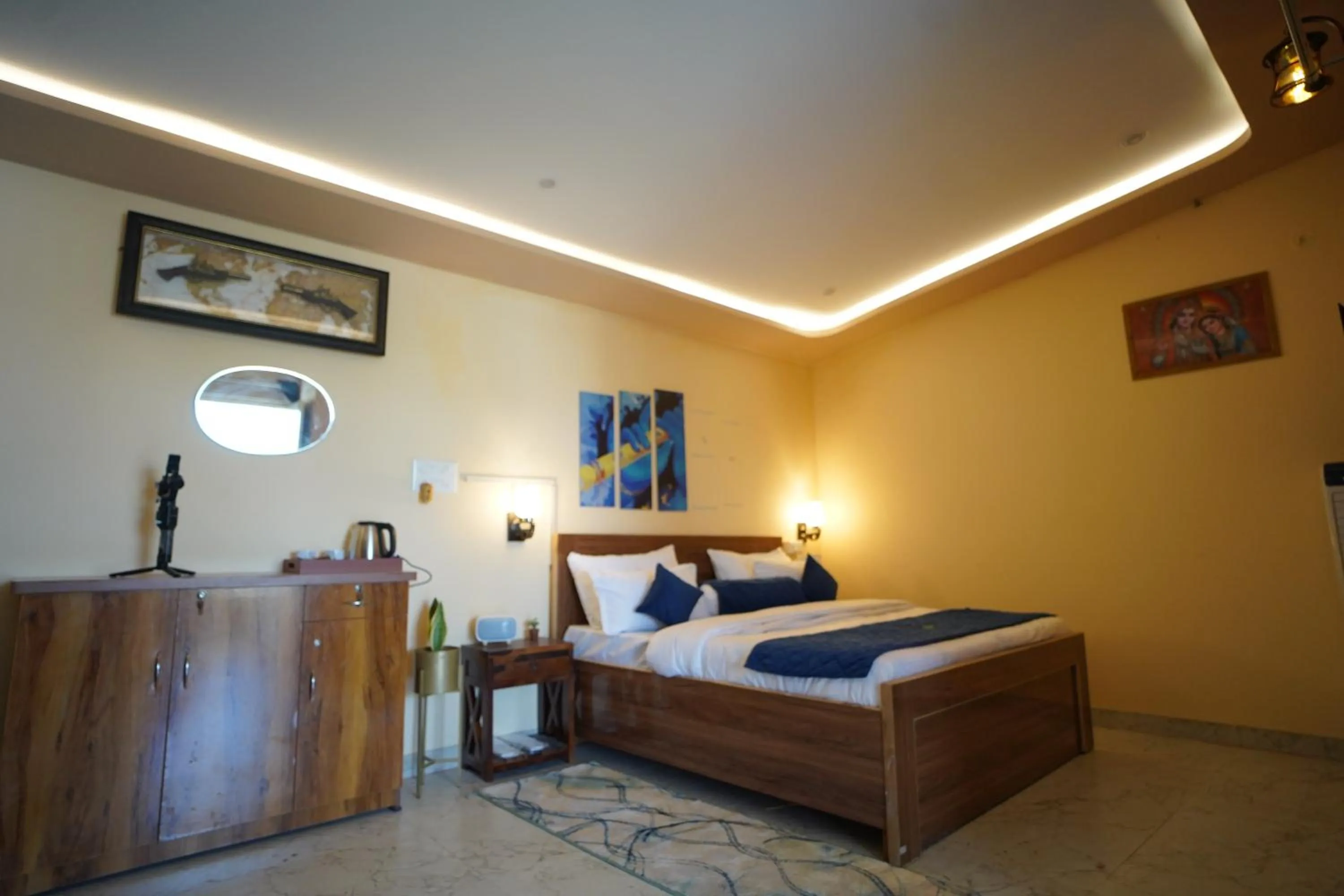 Bed in SAMALIA AGRO RESORT VRINDAVAN