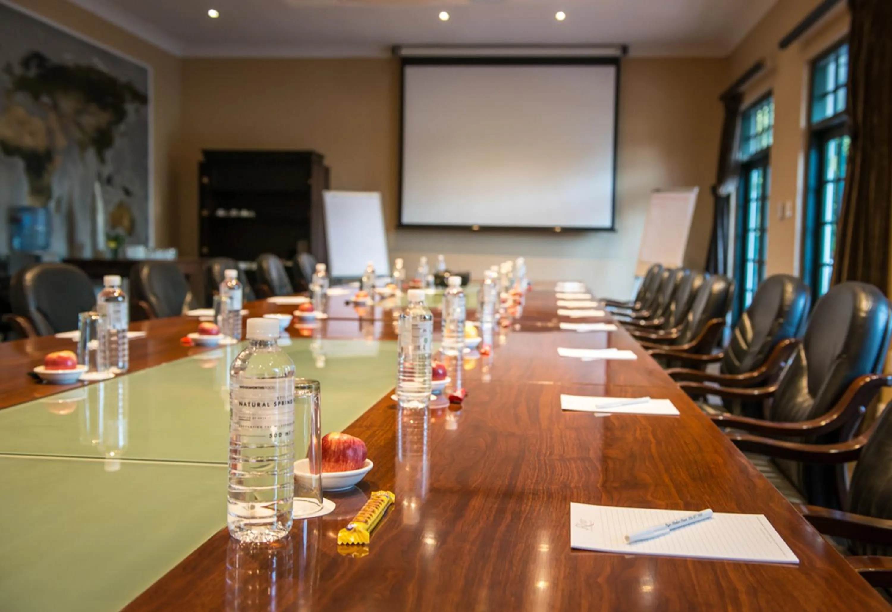 Business facilities in River Meadow Manor