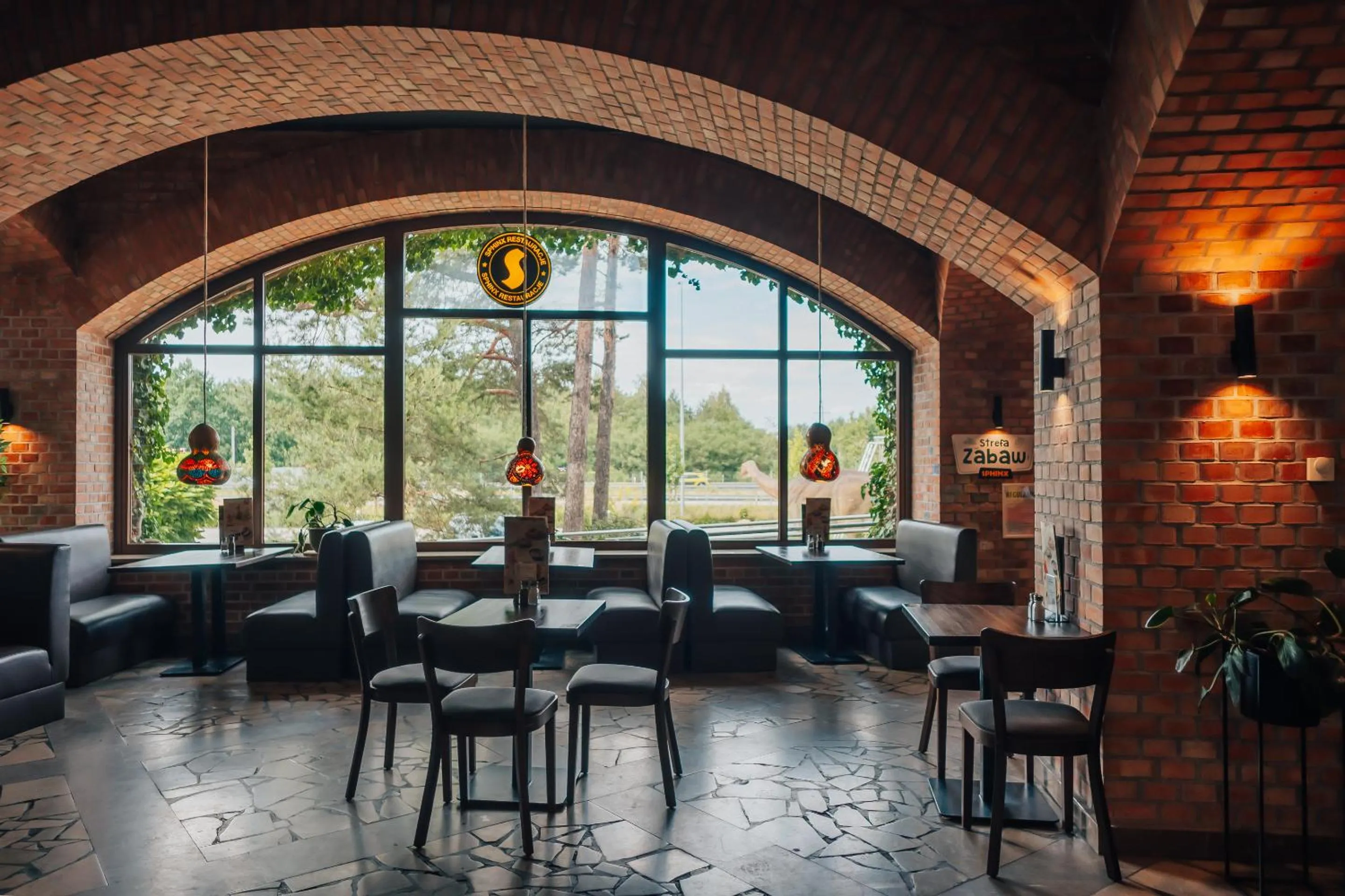 Restaurant/places to eat in Hotel Sphinx