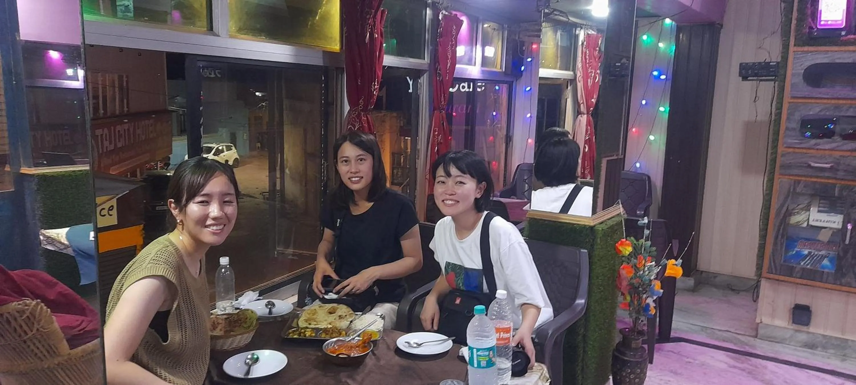 Restaurant/places to eat in Taj City Hotel