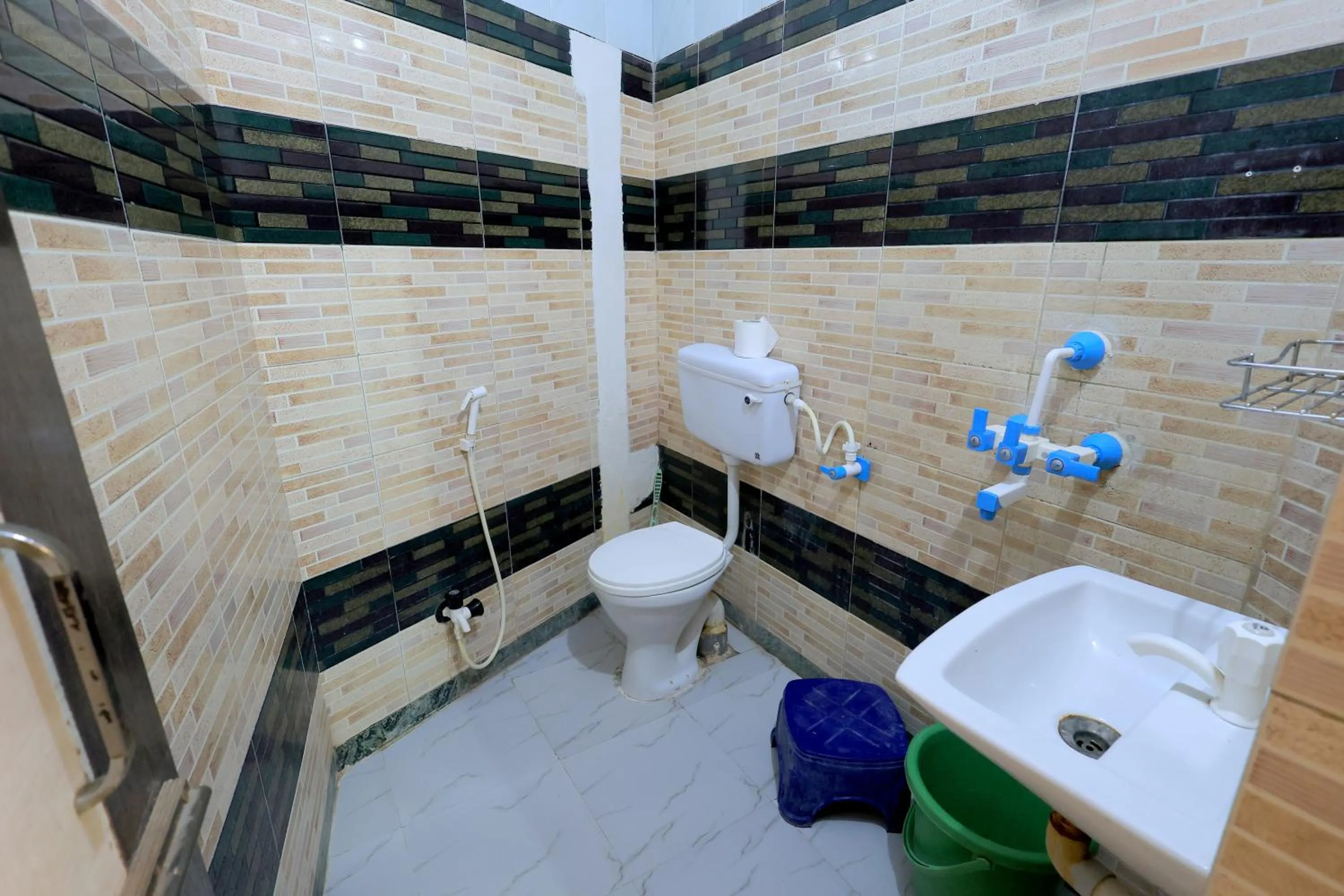 Toilet in Taj City Hotel