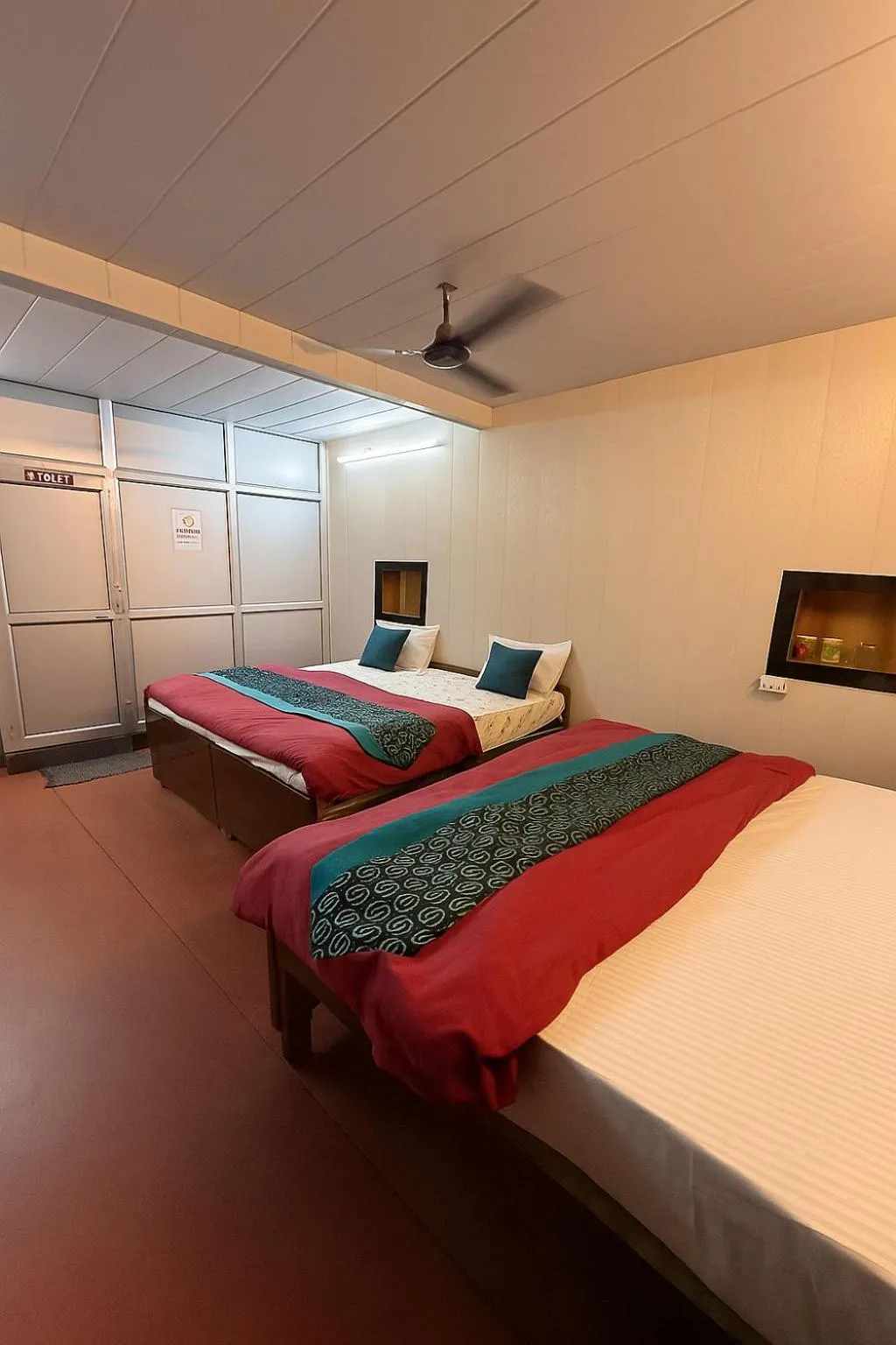 Bedroom, Bed in Taj City Hotel