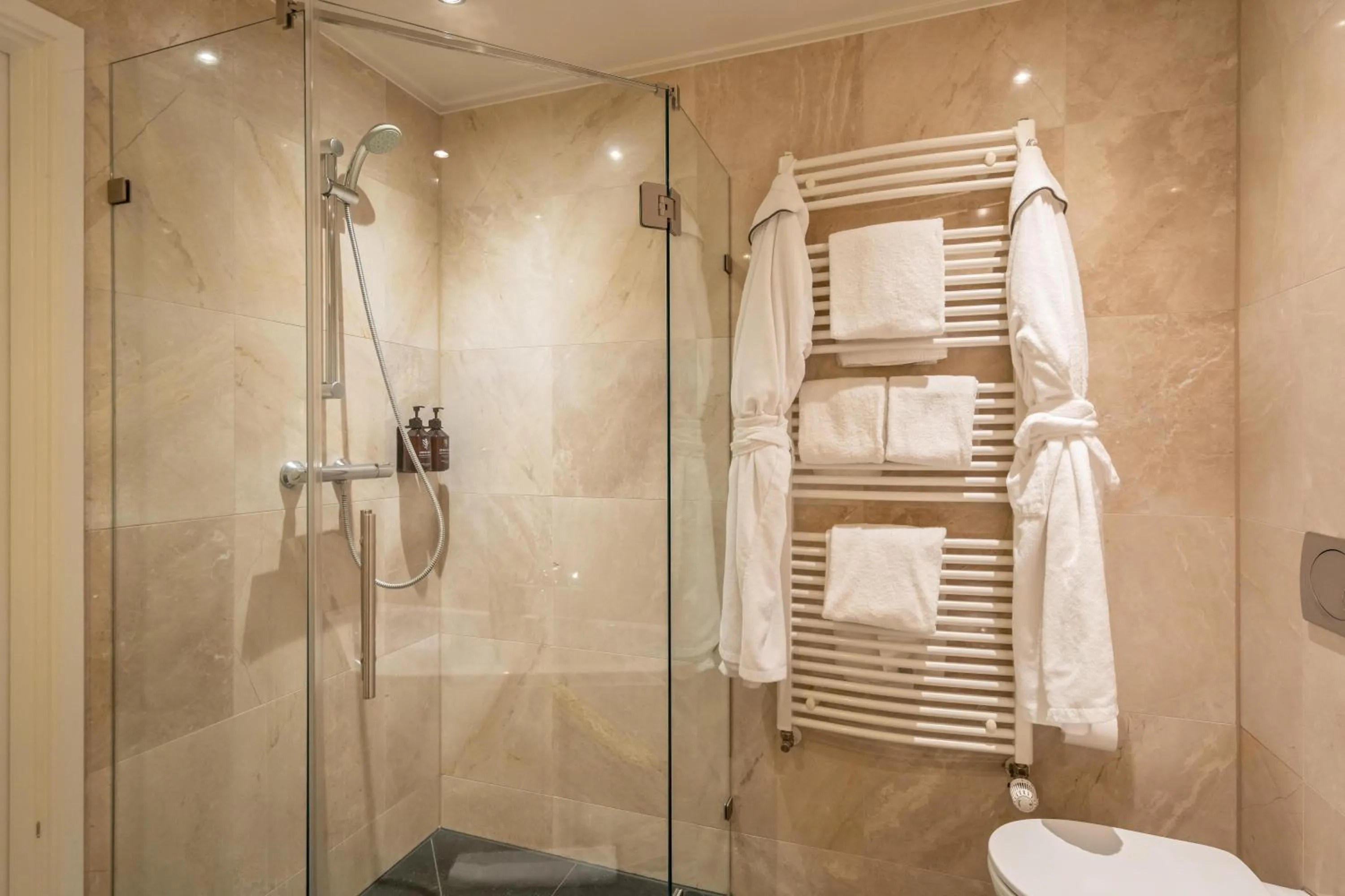 Bathroom in Badhotel Bruin