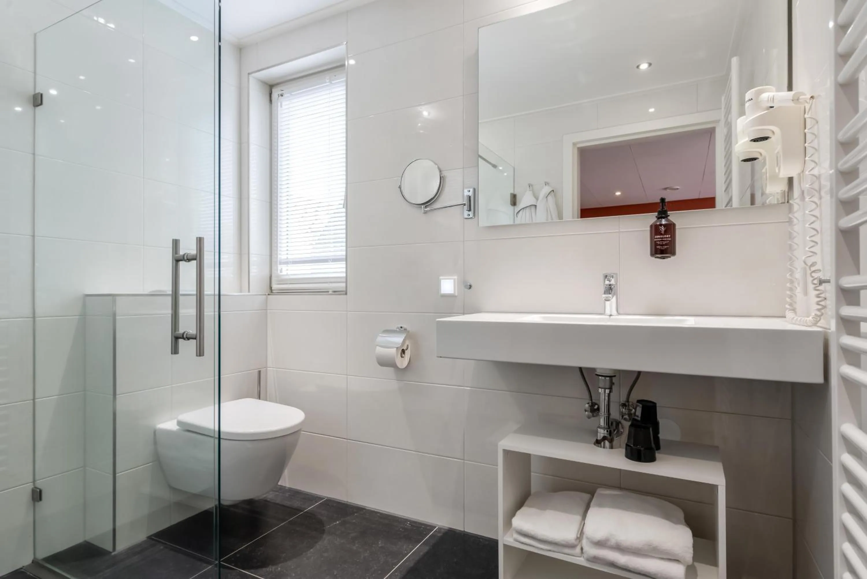 Shower in Badhotel Bruin