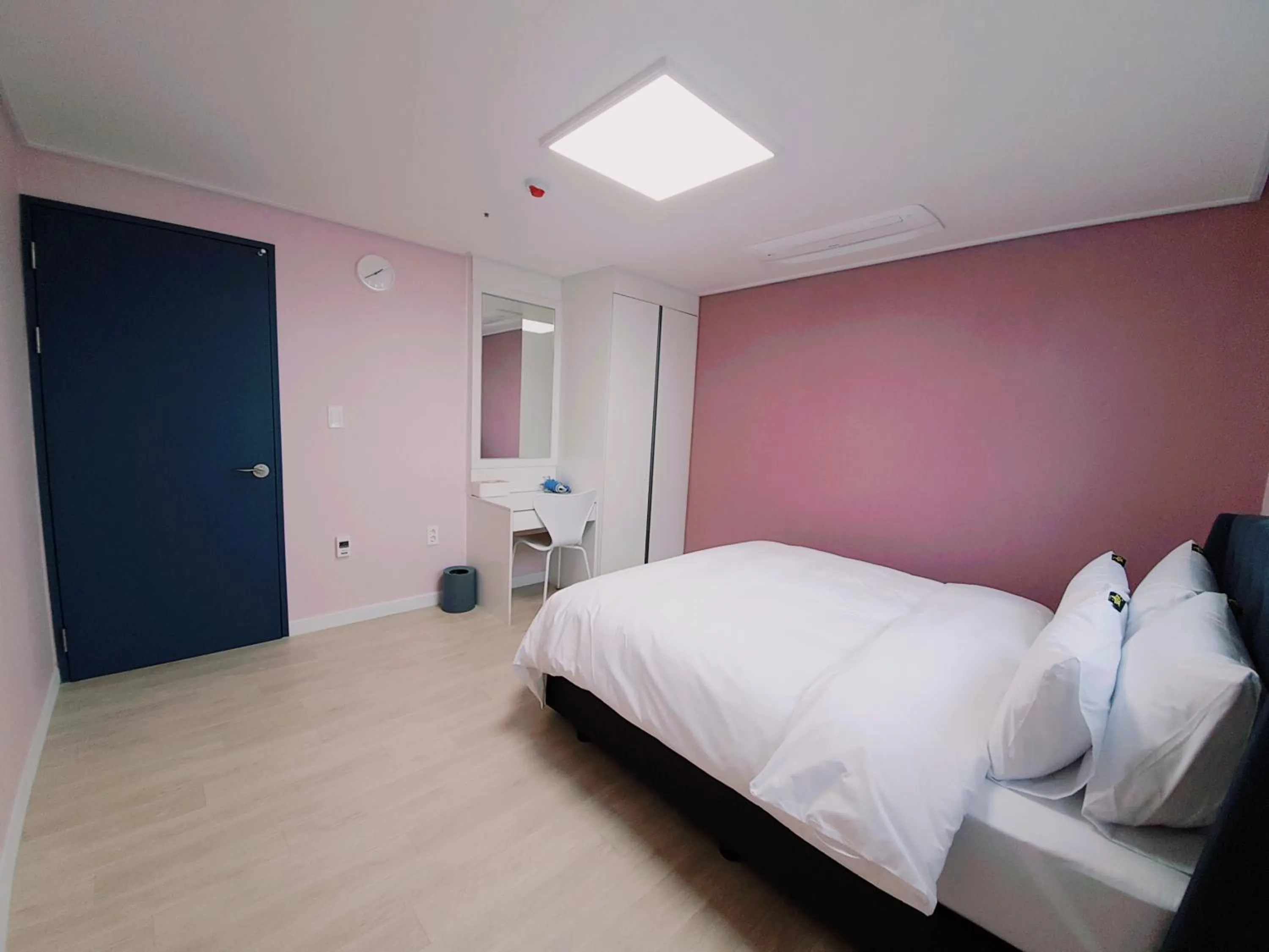 Bed in Gunsan Little Prince Condo