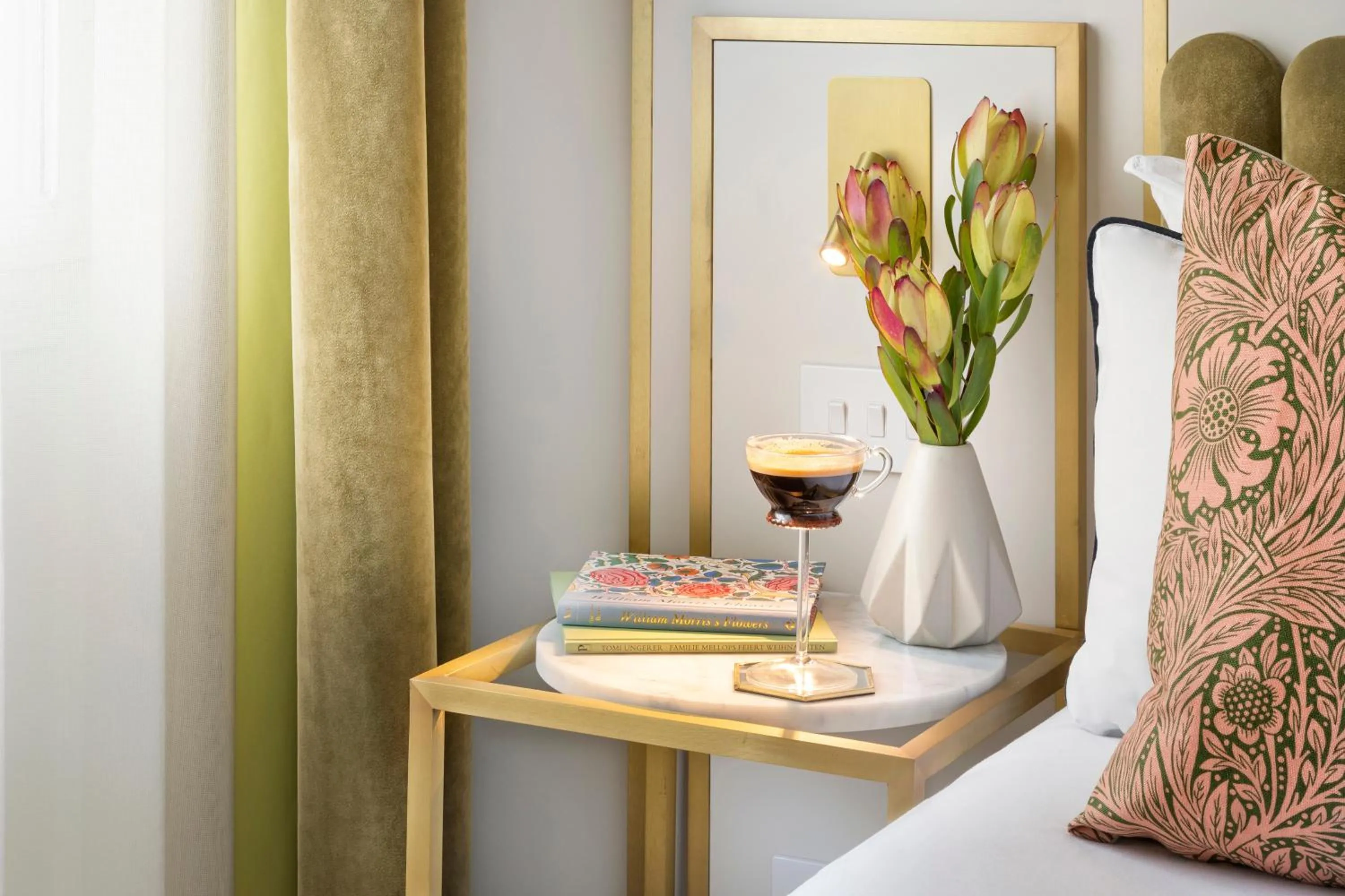 Bed in Meliá London Kensington Member of Meliá Collection