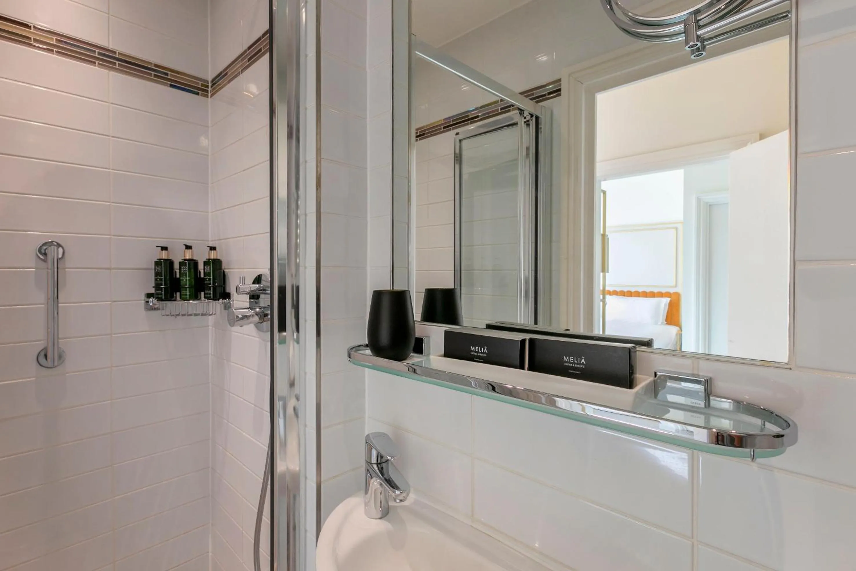 Toilet in Meliá London Kensington Member of Meliá Collection