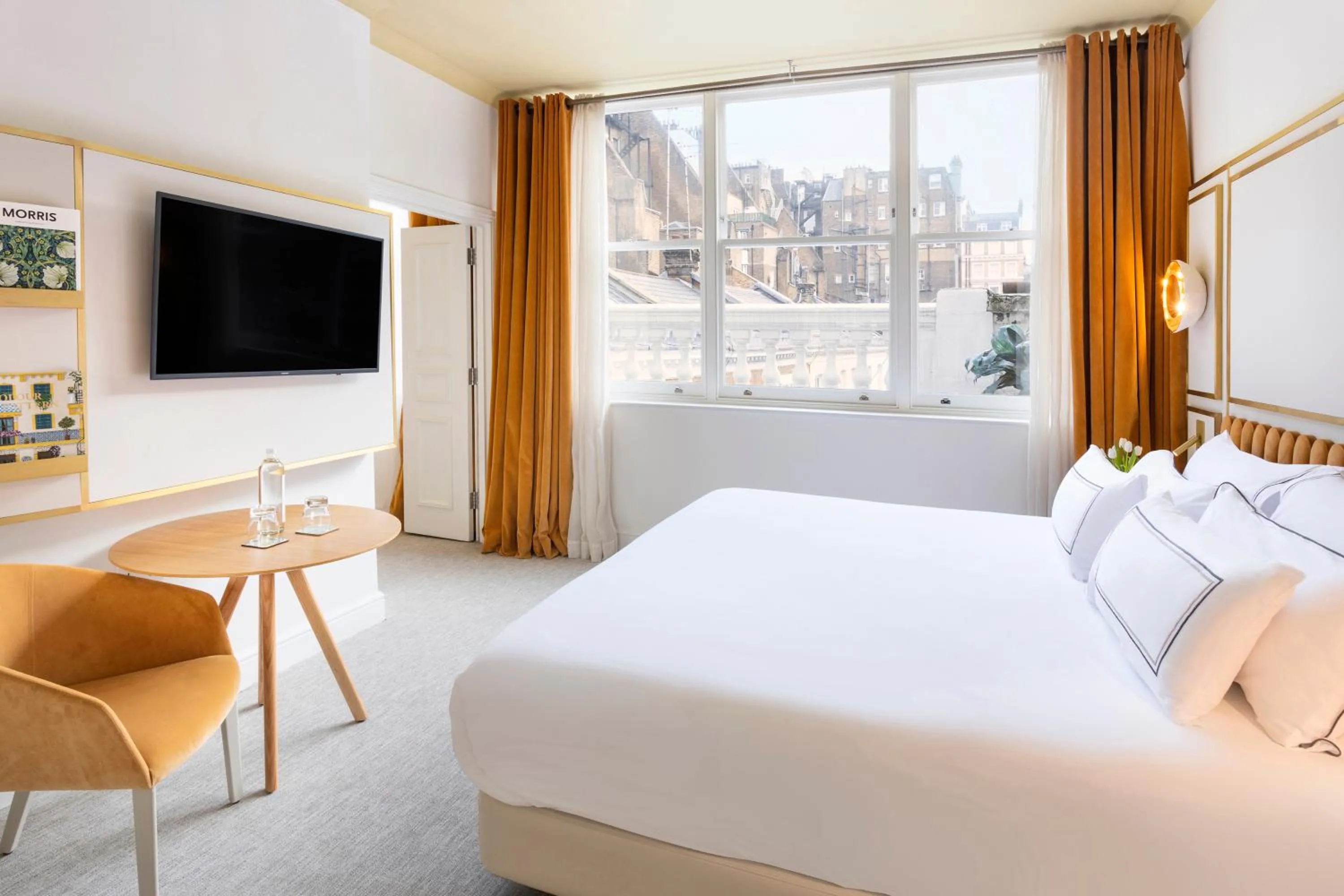 Bed in Meliá London Kensington Member of Meliá Collection