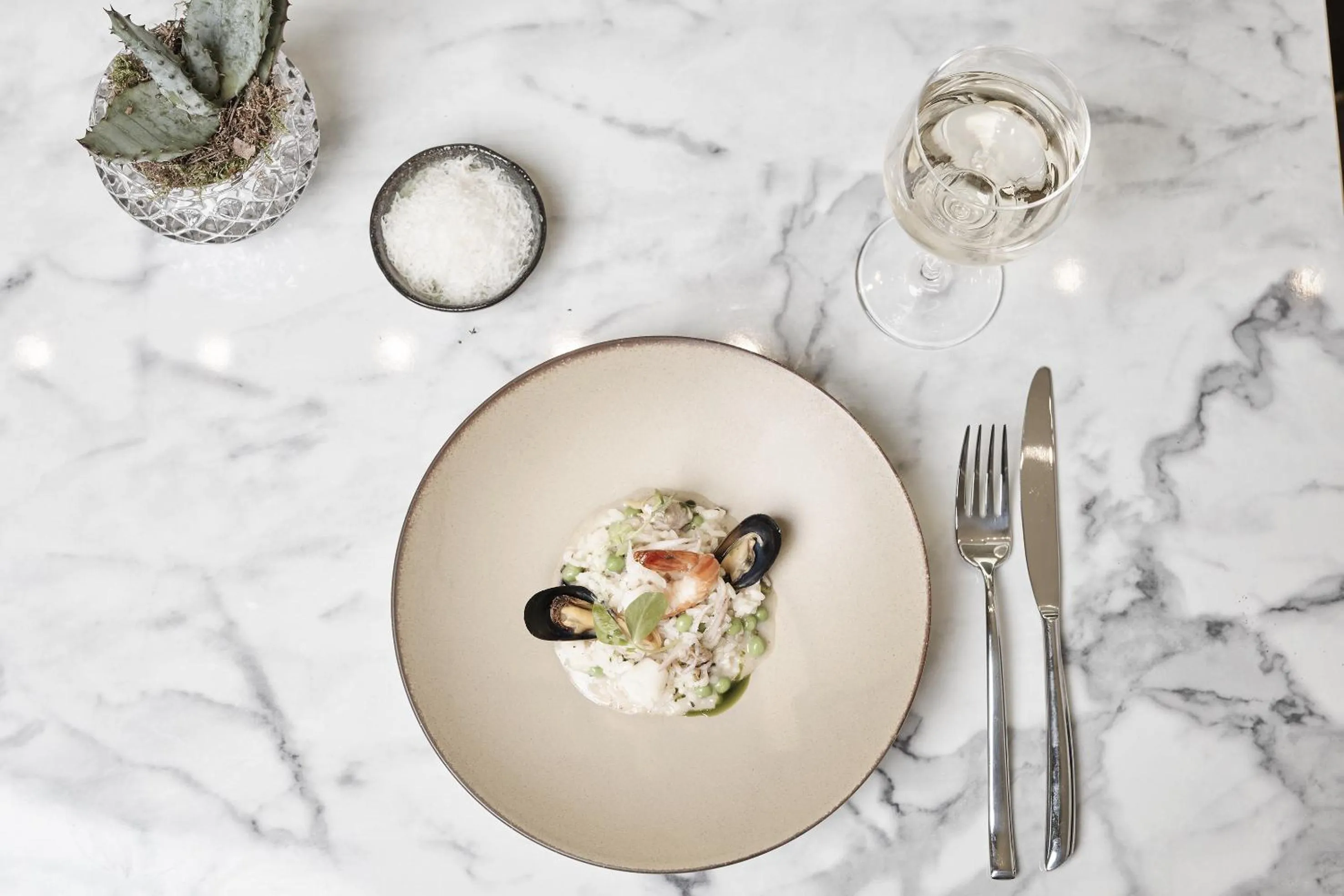 Communal kitchen in Meliá London Kensington Member of Meliá Collection