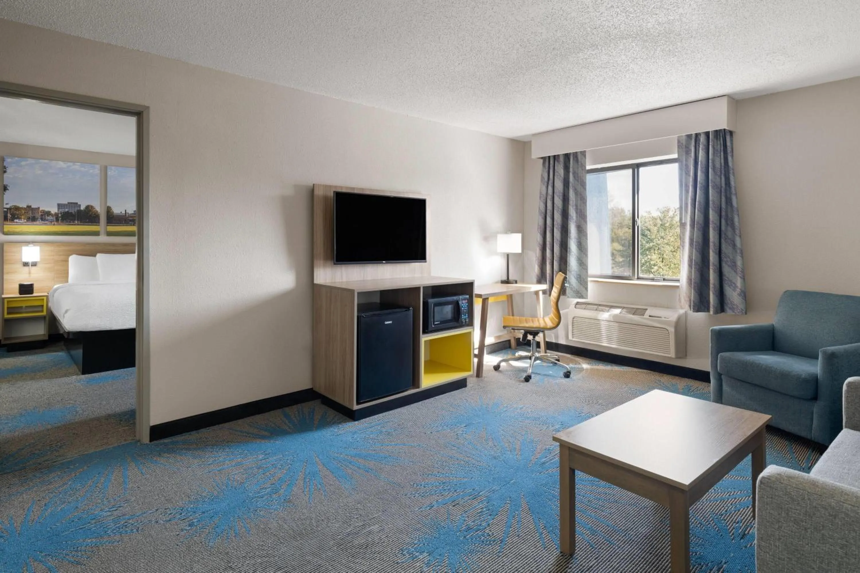 Photo of the whole room in Days Inn by Wyndham Davenport
