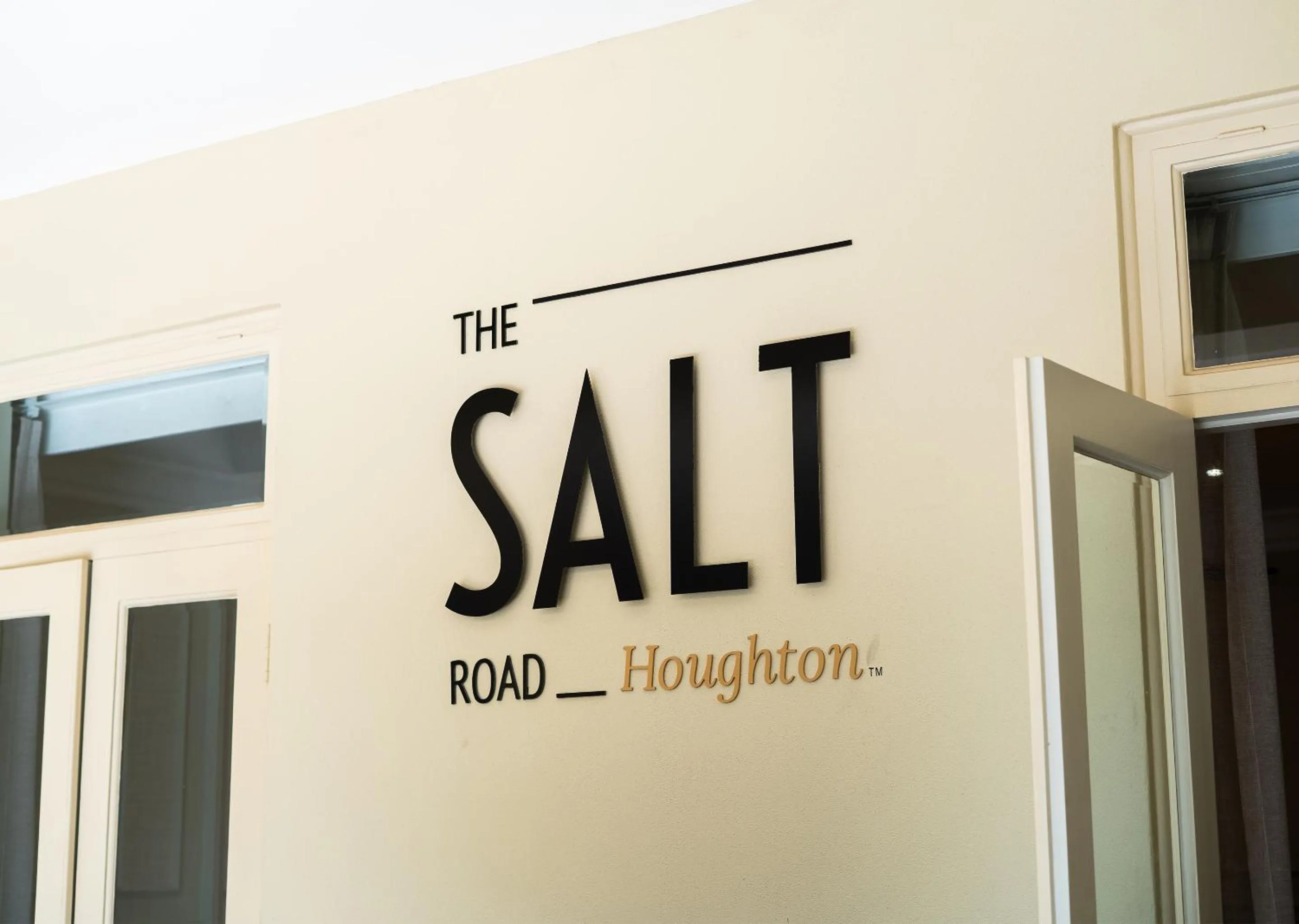 Restaurant/places to eat in 10 2nd Avenue Houghton Estate by Dream Resorts