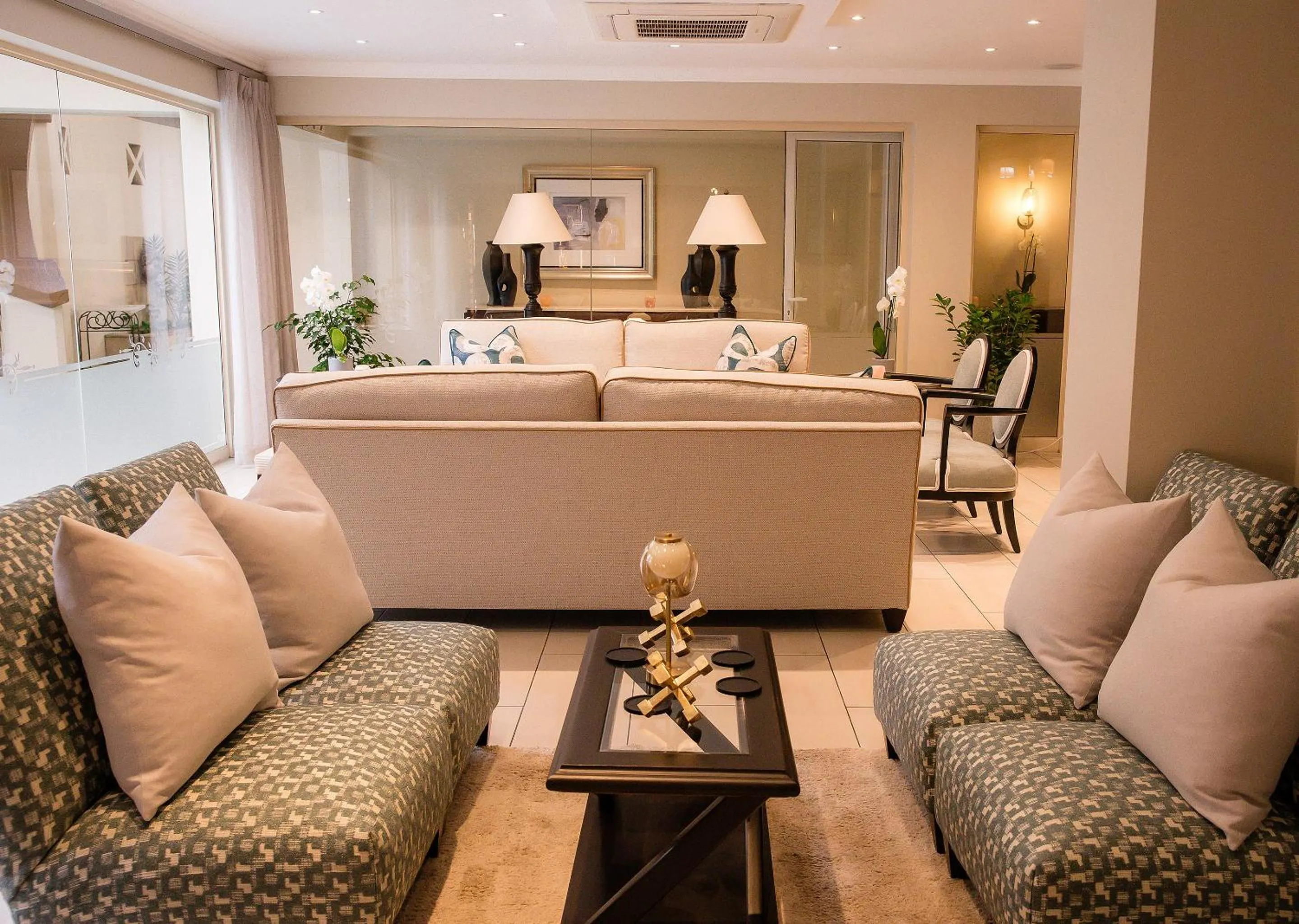 Restaurant/places to eat in 10 2nd Avenue Houghton Estate by Dream Resorts