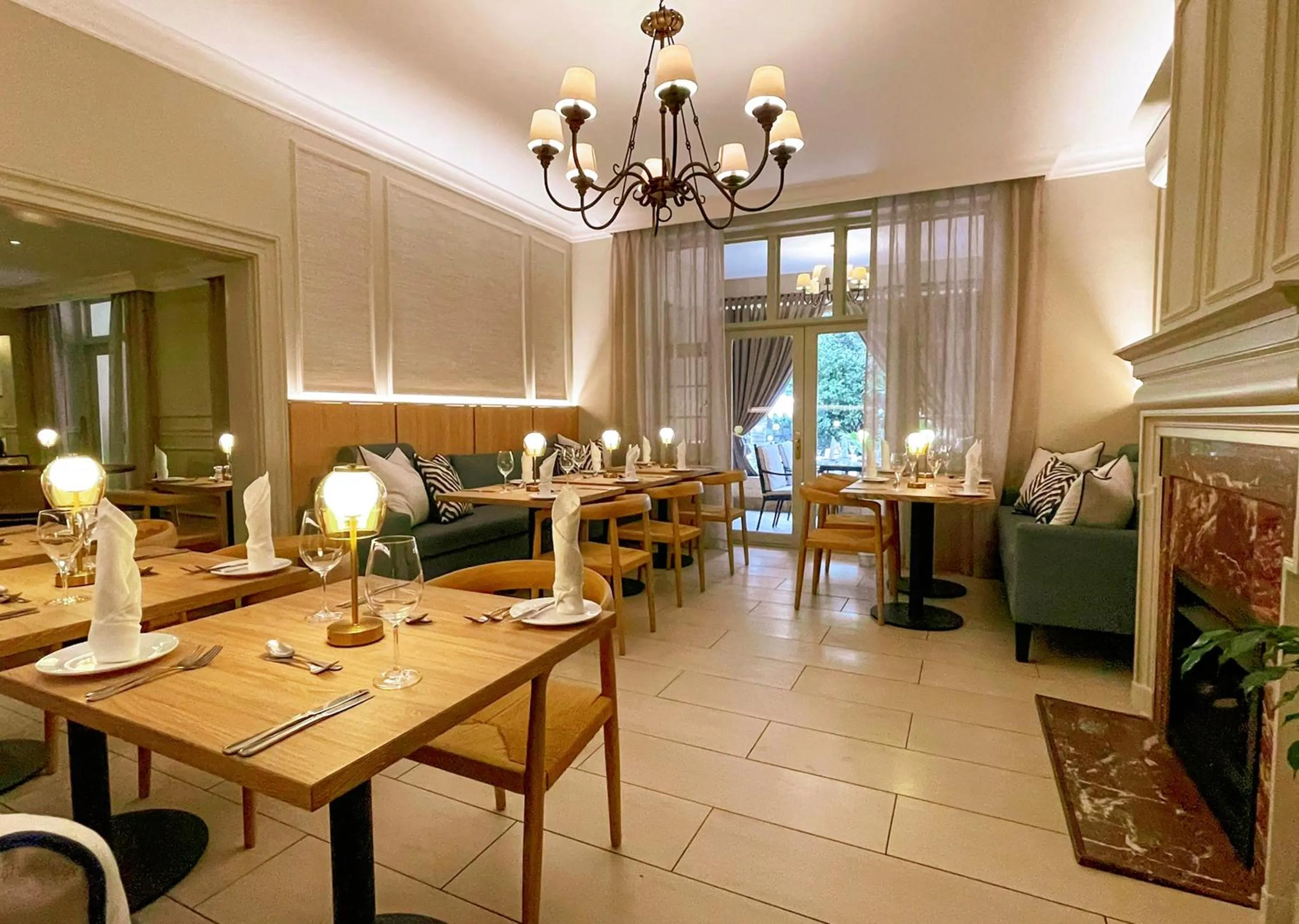 Restaurant/places to eat in 10 2nd Avenue Houghton Estate by Dream Resorts