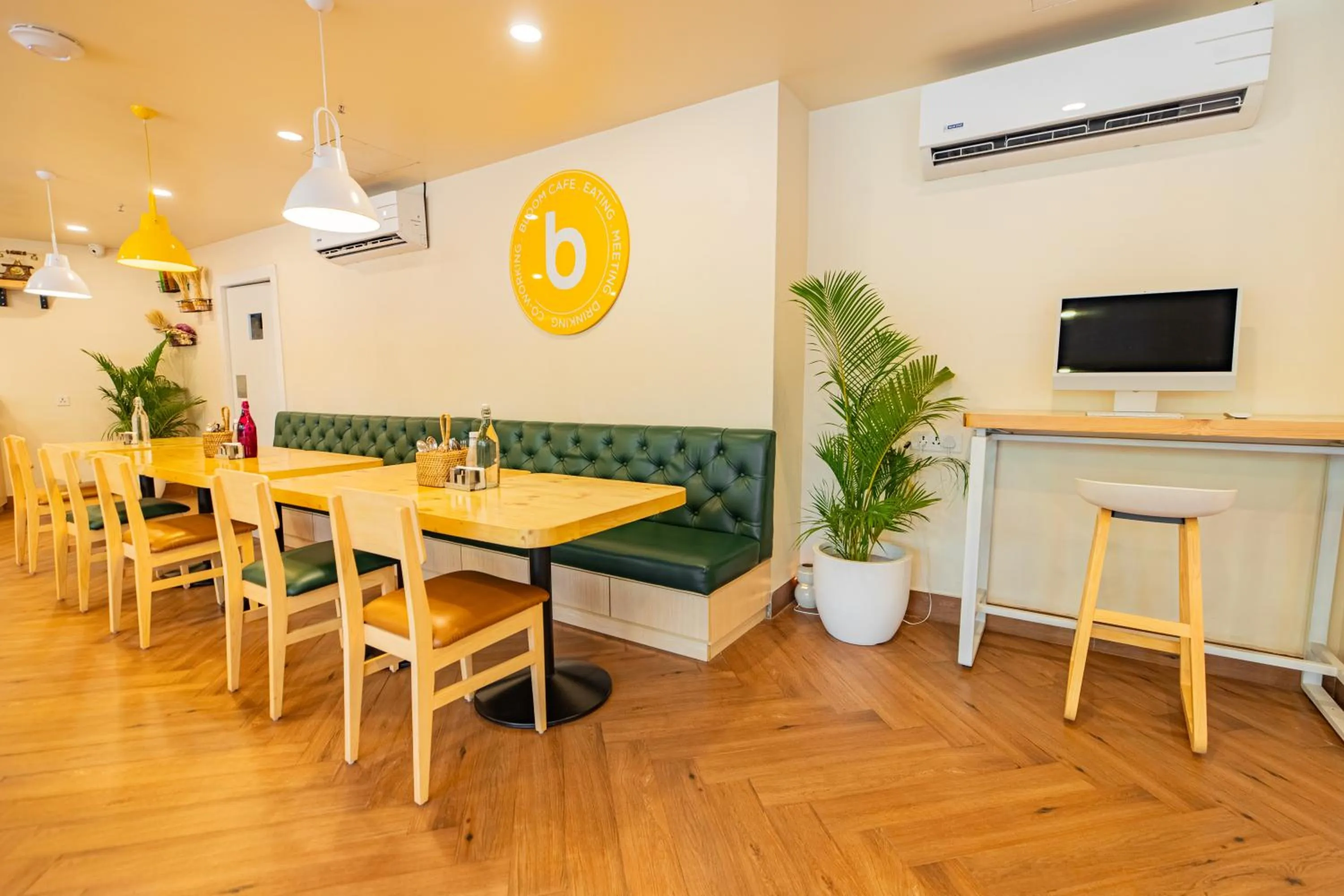 Seating area in Bloom Hotel - Richmond Road