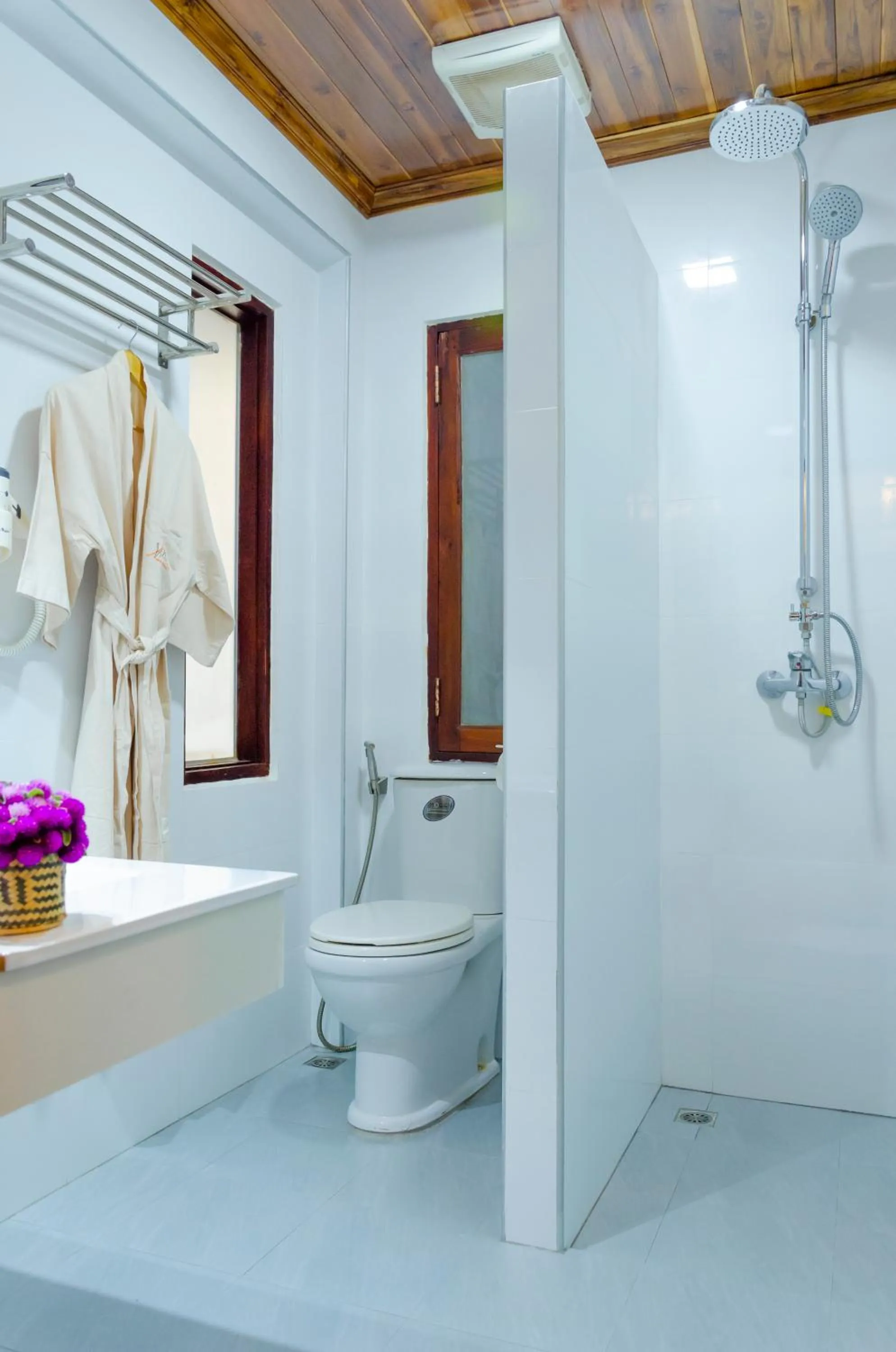 Shower in Villa Khili Namkhan