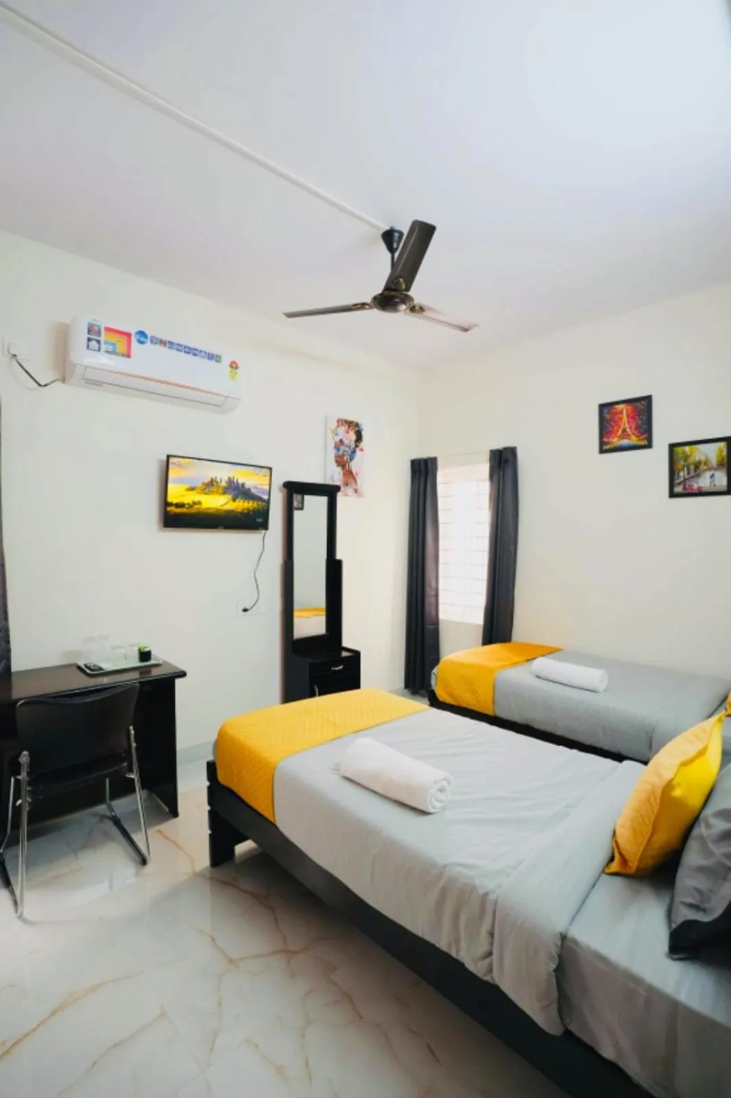 Bed in Yellow Bells Serviced Apartments Hitech City