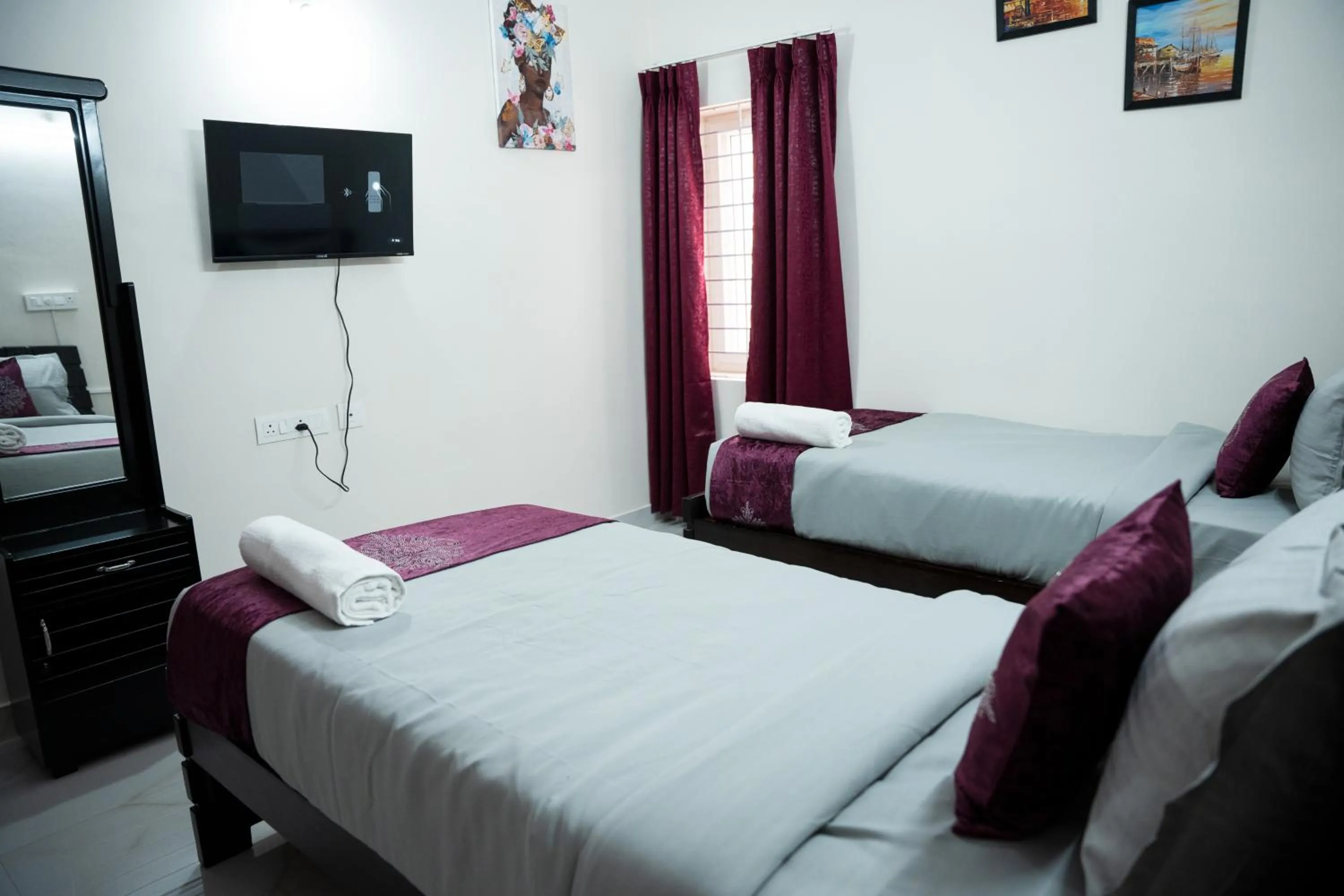 Bed in Yellow Bells Serviced Apartments Hitech City