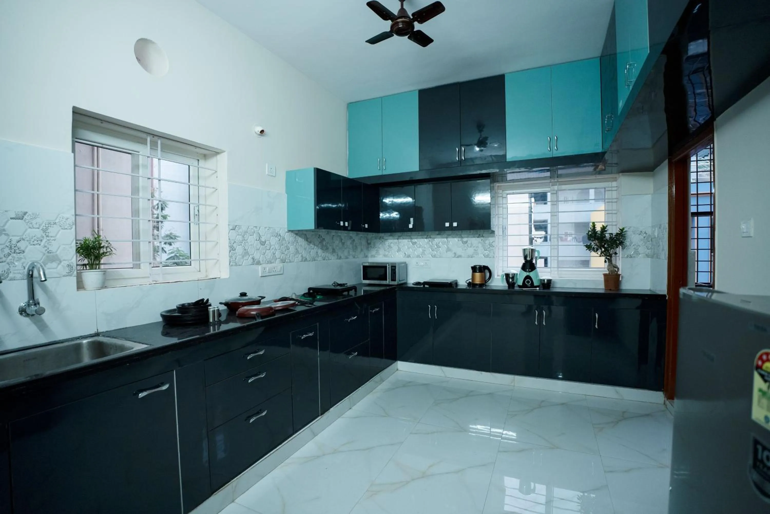 Kitchen or kitchenette in Yellow Bells Serviced Apartments Hitech City