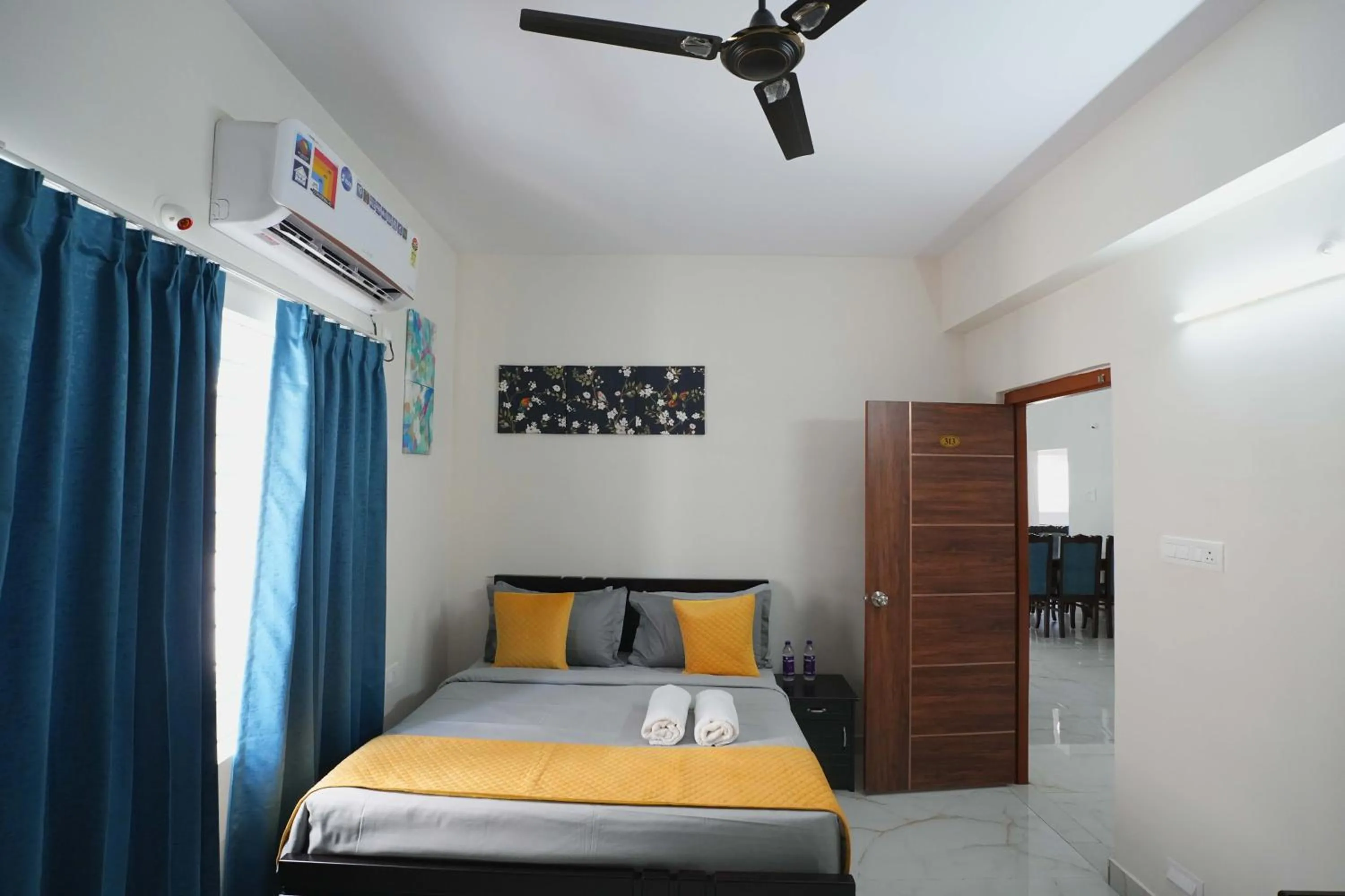 Bed in Yellow Bells Serviced Apartments Hitech City