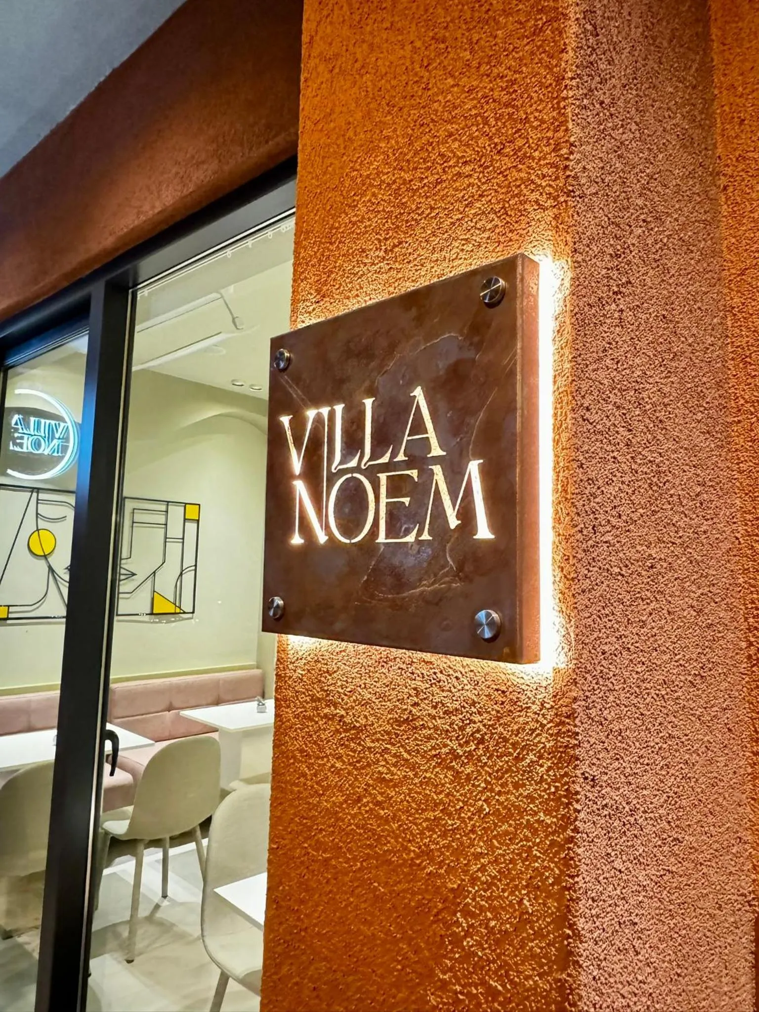Logo/Certificate/Sign in Villa Noem