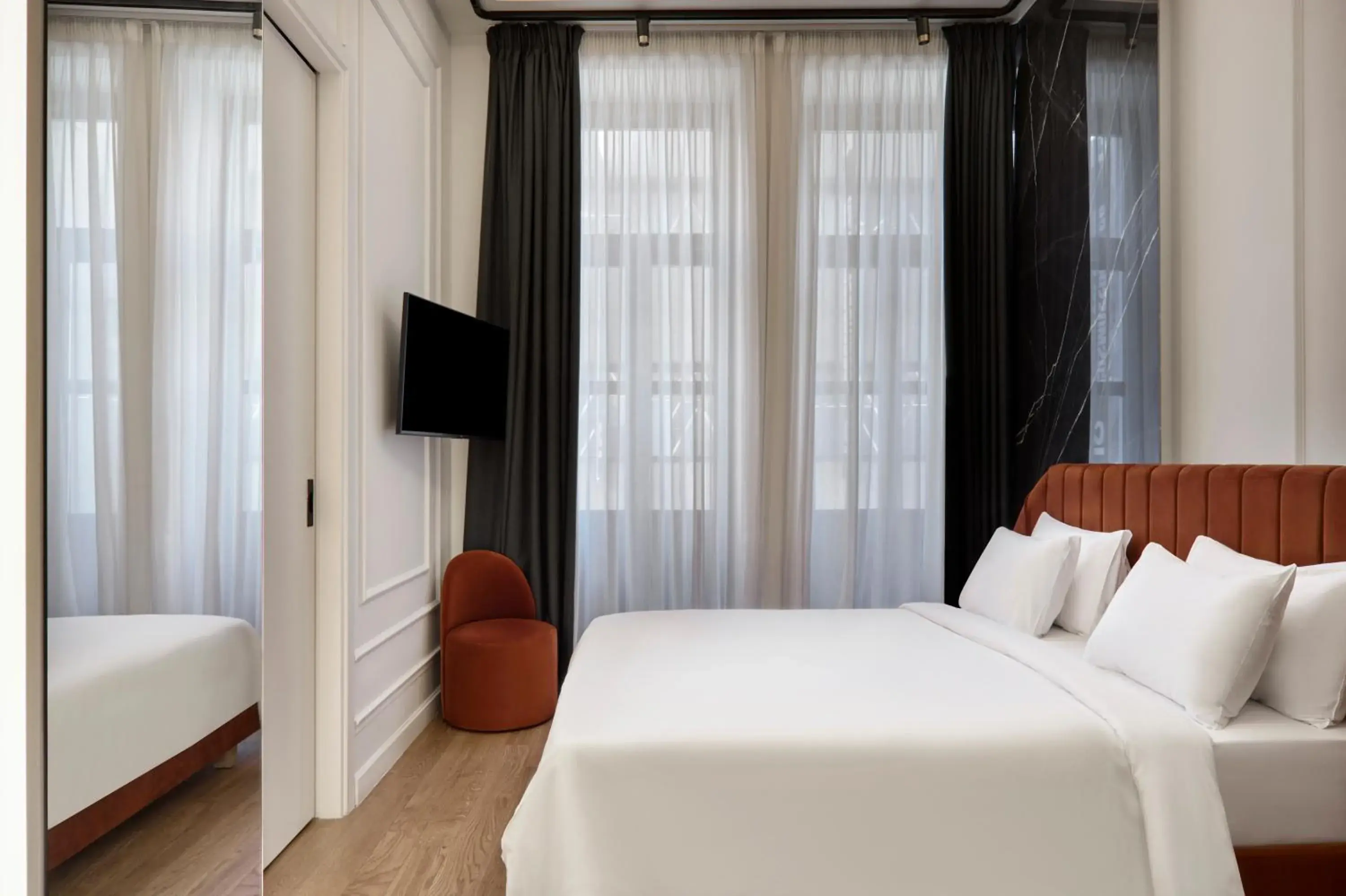 Deluxe Double Room with City View in Athens Icon Collection Deluxe Double Room with City View in Athens Icon Collection