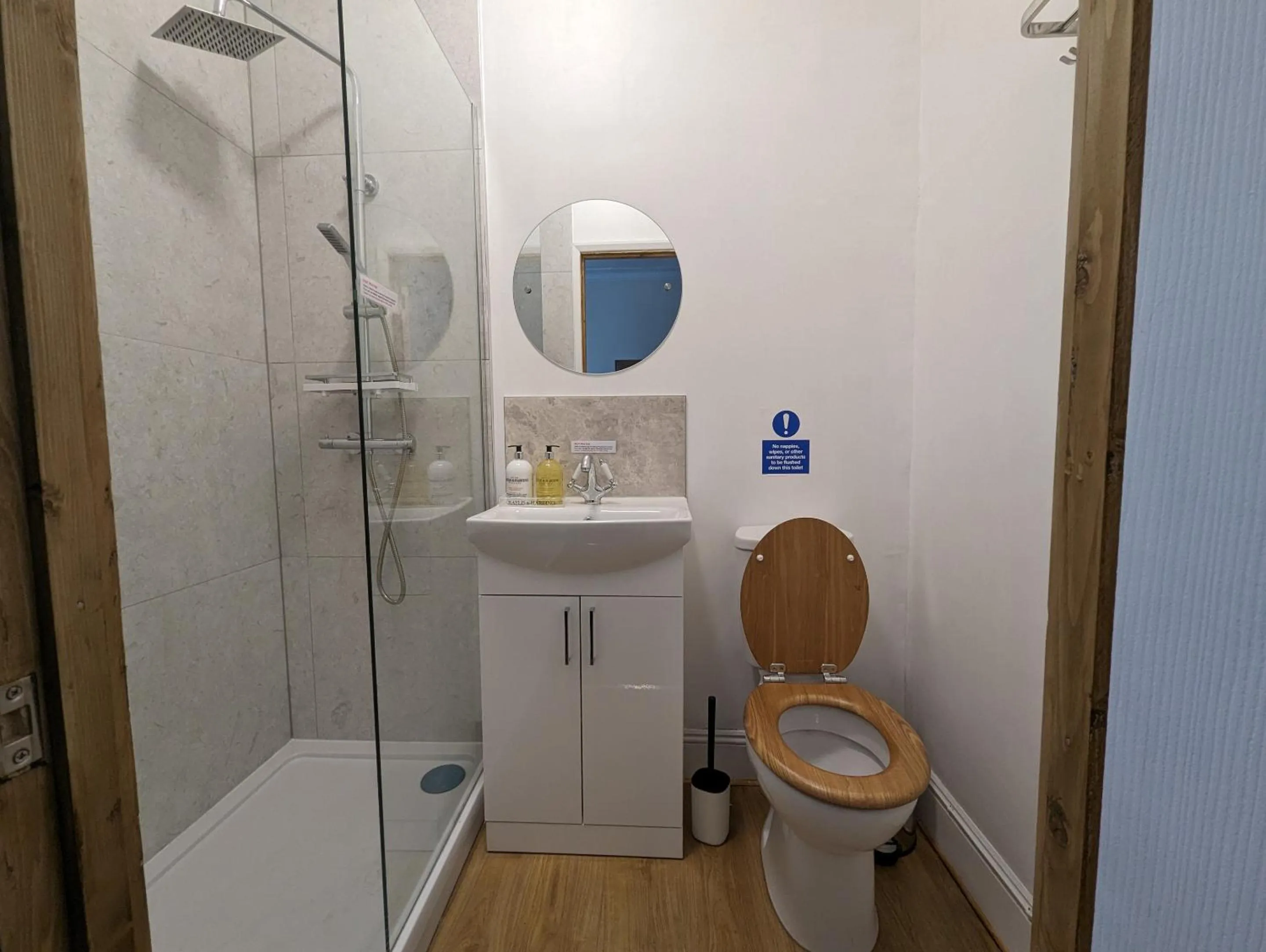 Bathroom in Jurassic Bay Holidays