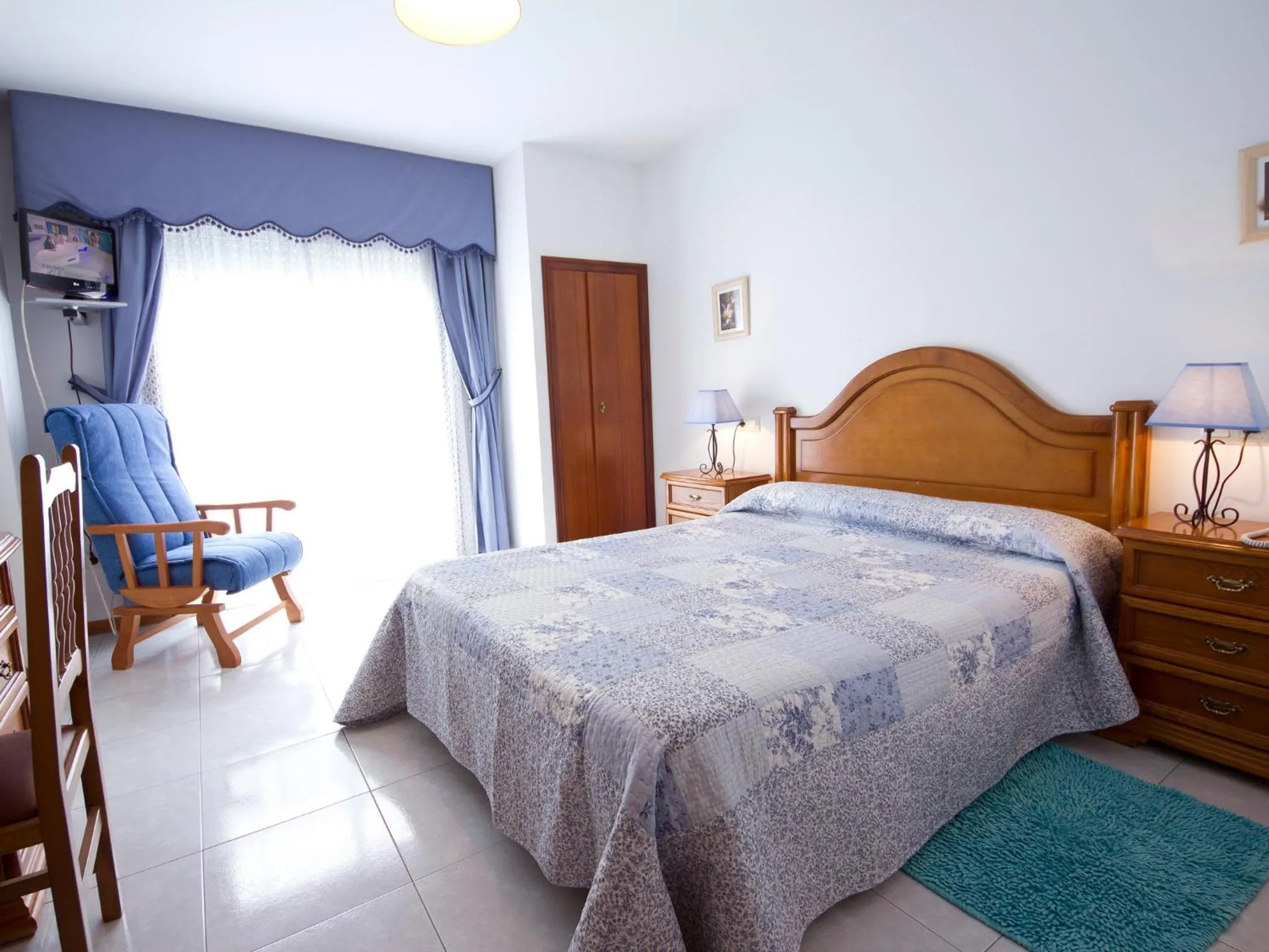 Day, Bed in Hotel Restaurante Xaneiro