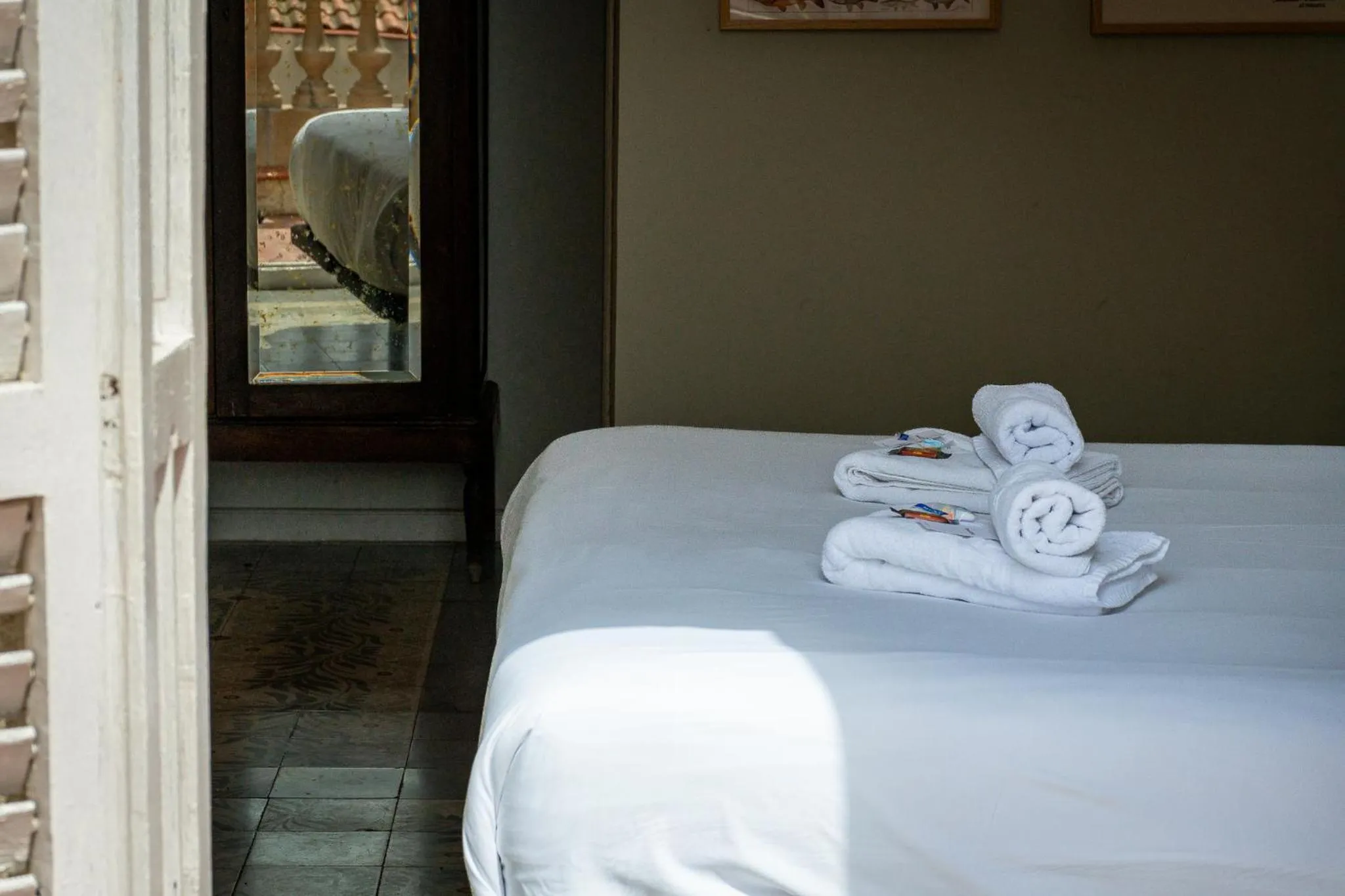 Bedroom, Bed in Verdi 254