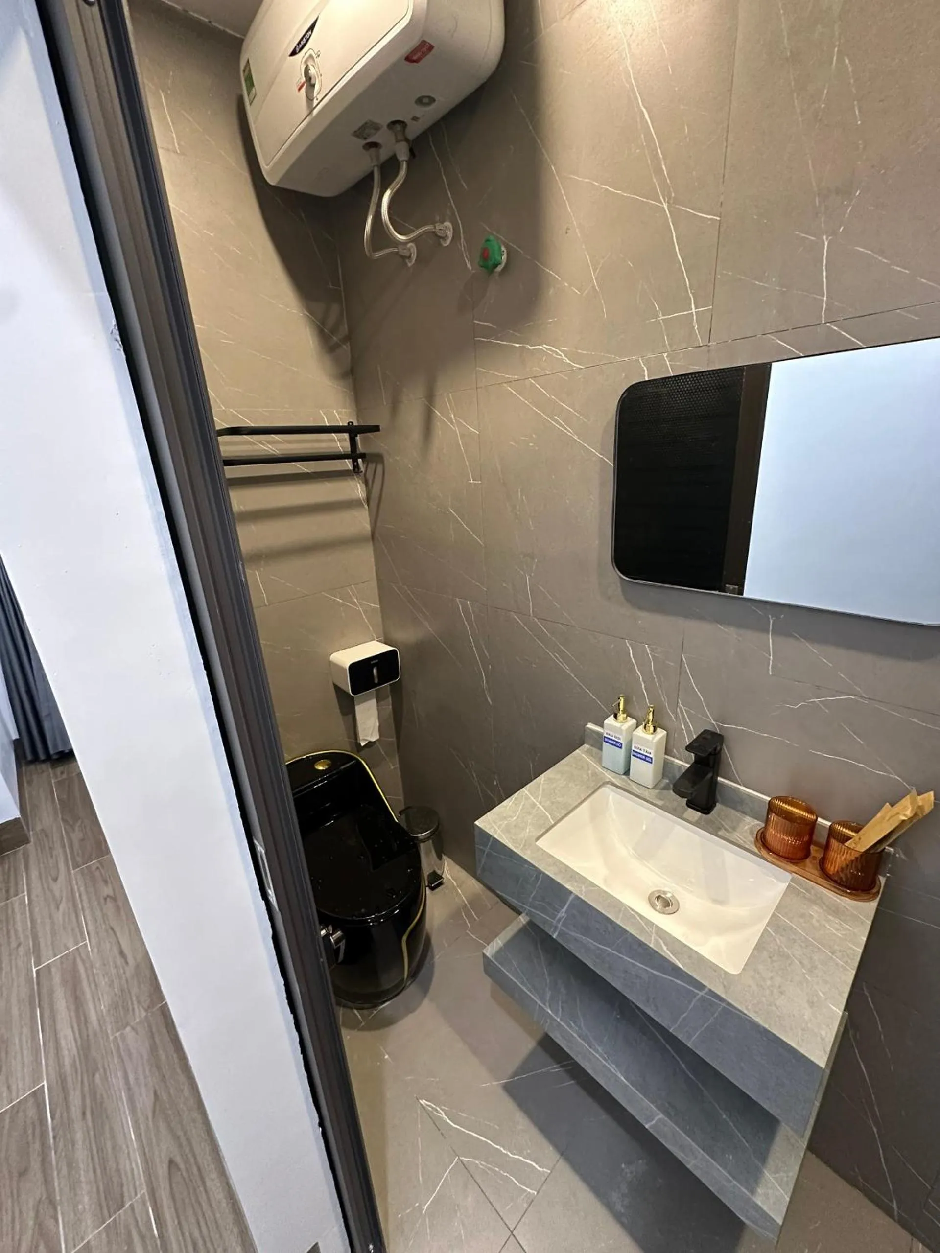 Shower in Halidao Homestay