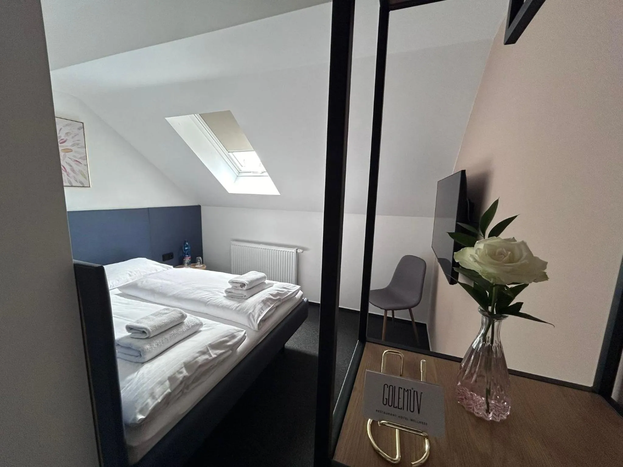 Bed in Golden Golem hotel & Spa