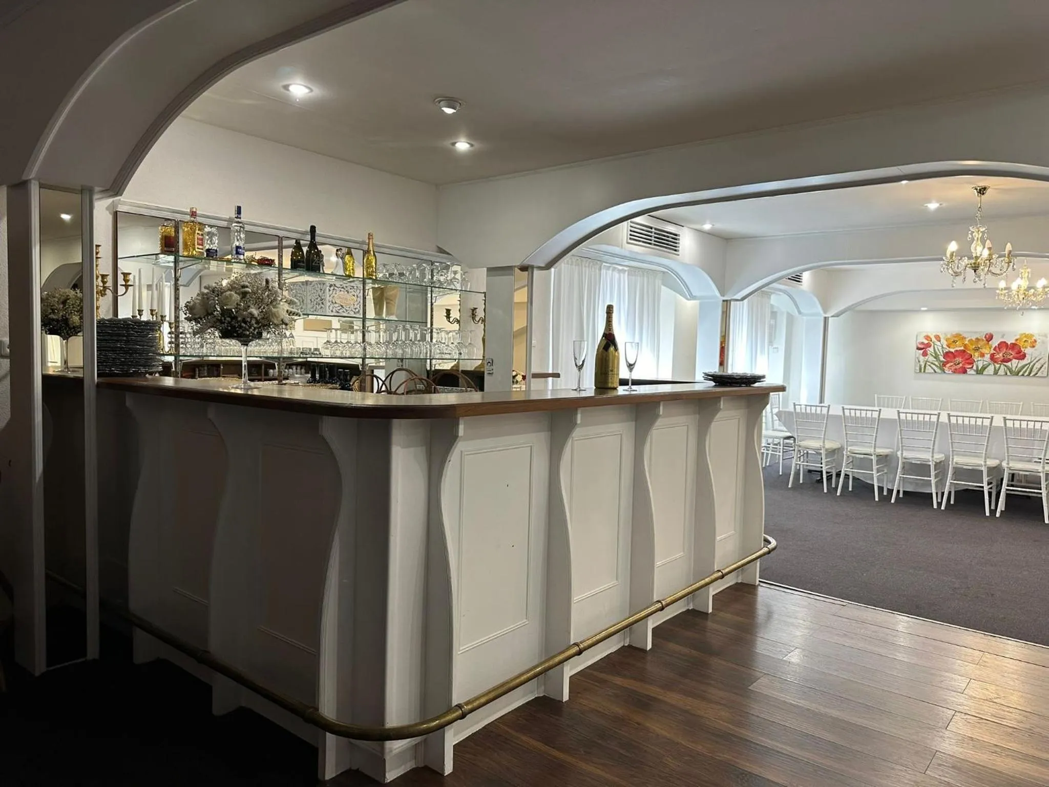 Restaurant/places to eat in Golden Golem hotel & Spa