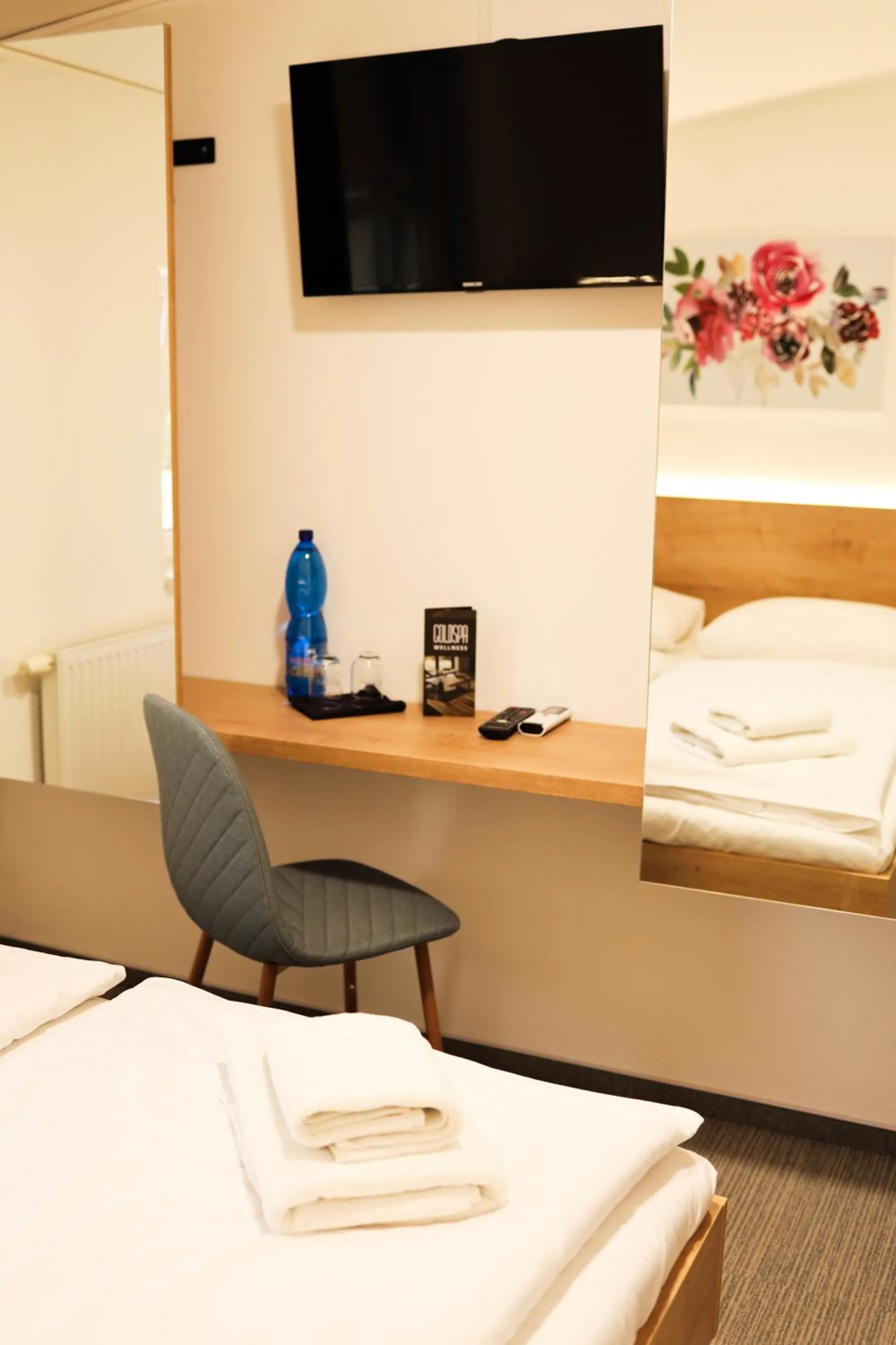 Bed in Golden Golem hotel & Spa