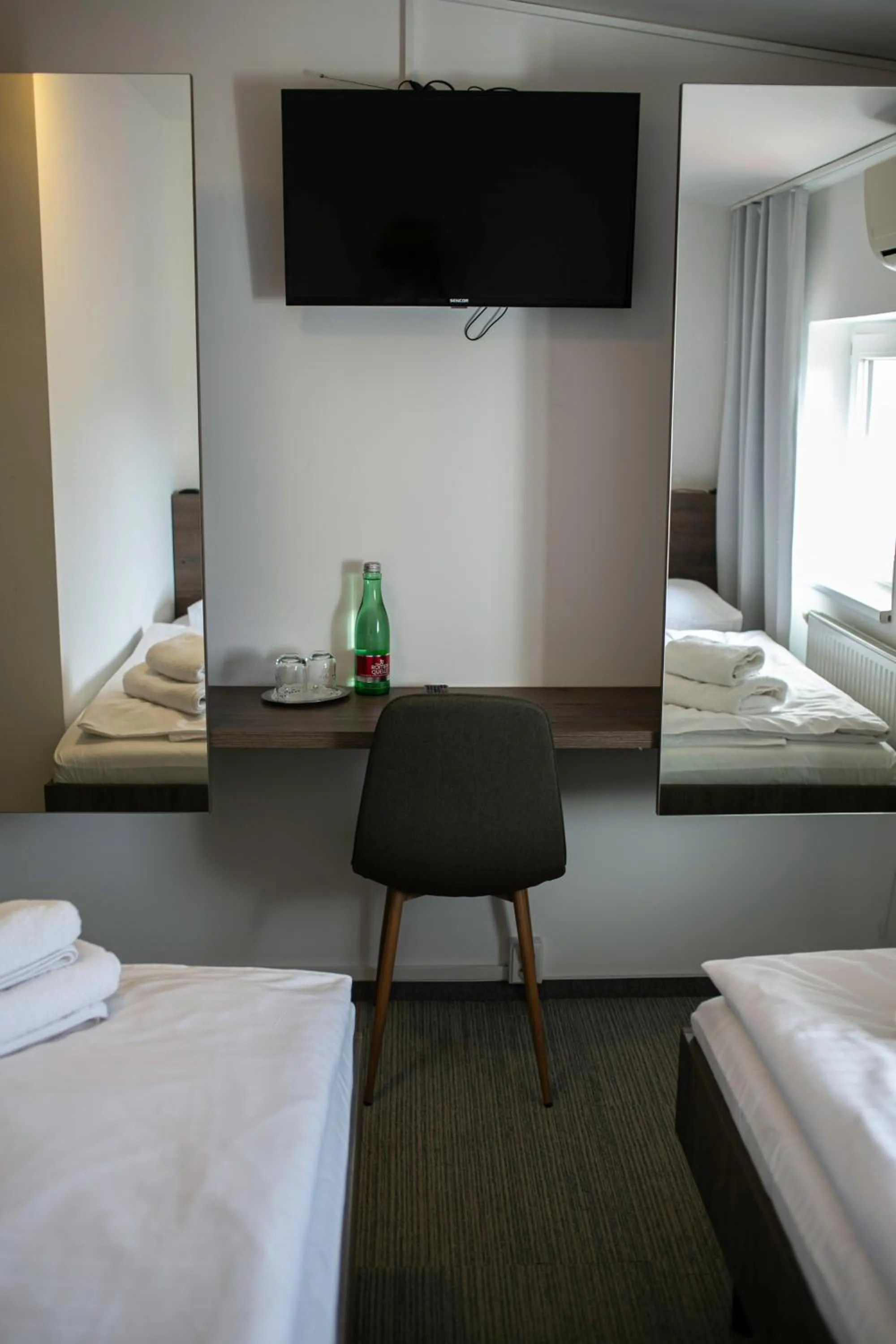 Bed in Golden Golem hotel & Spa