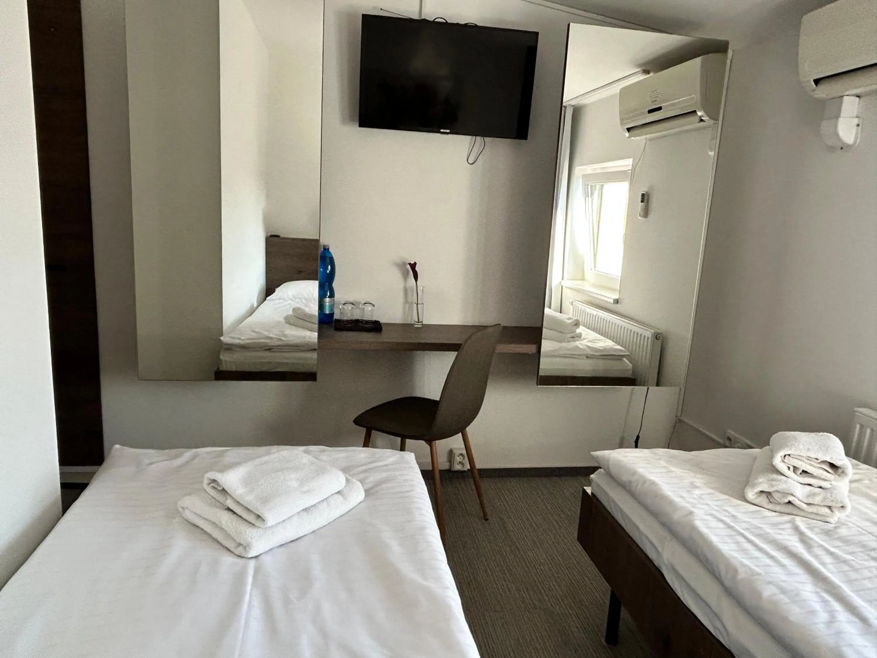 Bed in Golden Golem hotel & Spa