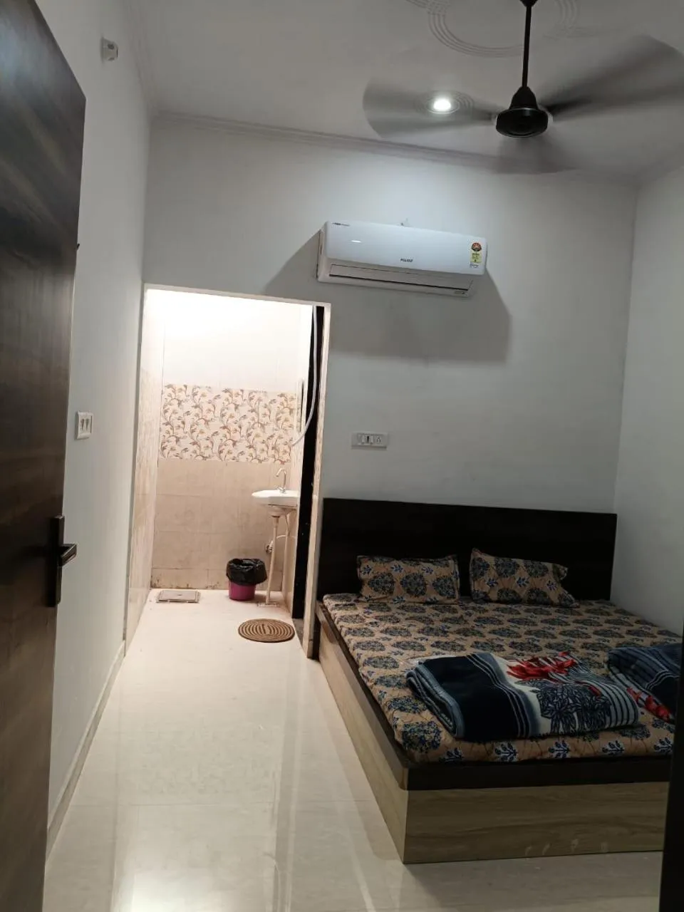 Photo of the whole room, Bed in BHAI BHAI GUEST HOUSE