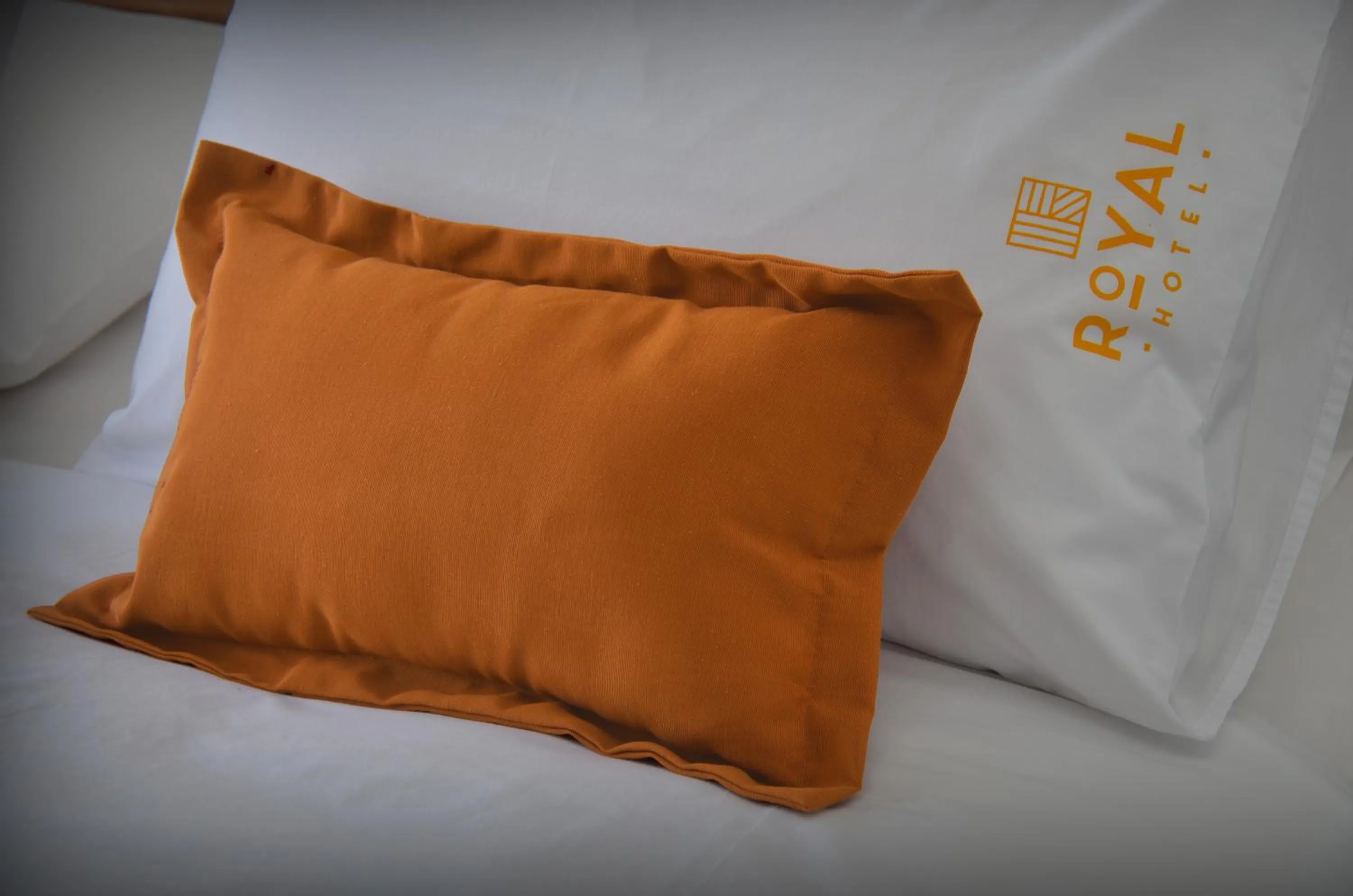 Property building, Bed in Hotel Royal